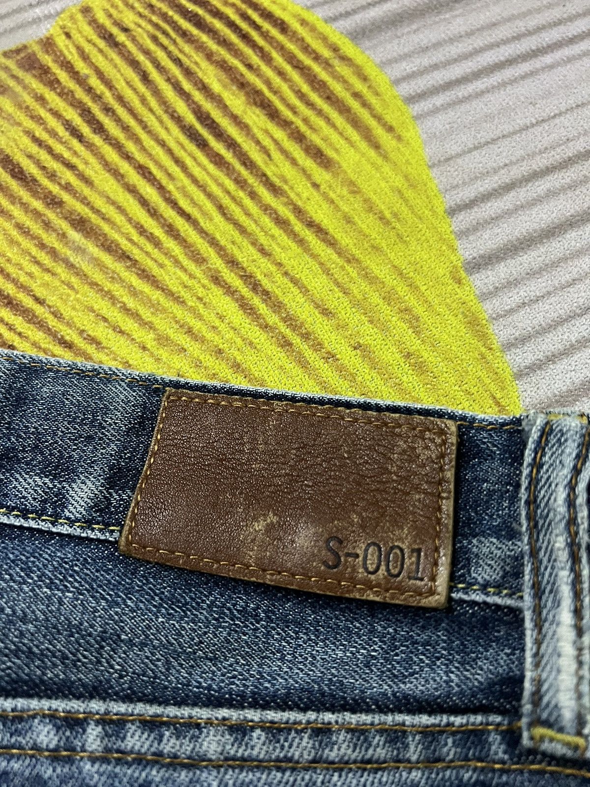 Japanese Brand × Uniqlo × Vintage Vintage Uniqlo S001 Distressed Jeans Size US 30 / EU 46 - 13 Thumbnail