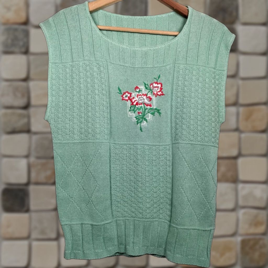 Vintage VINTAGE Embroidered Flower Sweater Vest Women’s Small Mint Green Grannycore Size S / US 4 / IT 40 - 1 Thumbnail