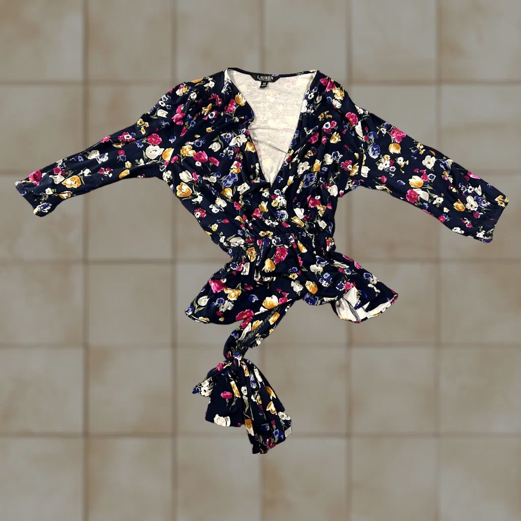 Ralph Lauren Lauren Ralph Lauren Shirt Womens Small Navy Floral Wrap Tie Waist Blouse Size S / US 4 / IT 40 - 1 Thumbnail