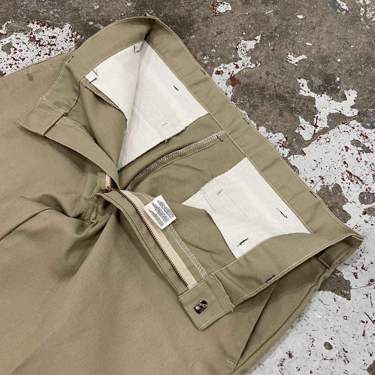 Vintage Vintage 1990s Beige Work Pleated Trousers Size US 36 / EU 52 - 5 Thumbnail