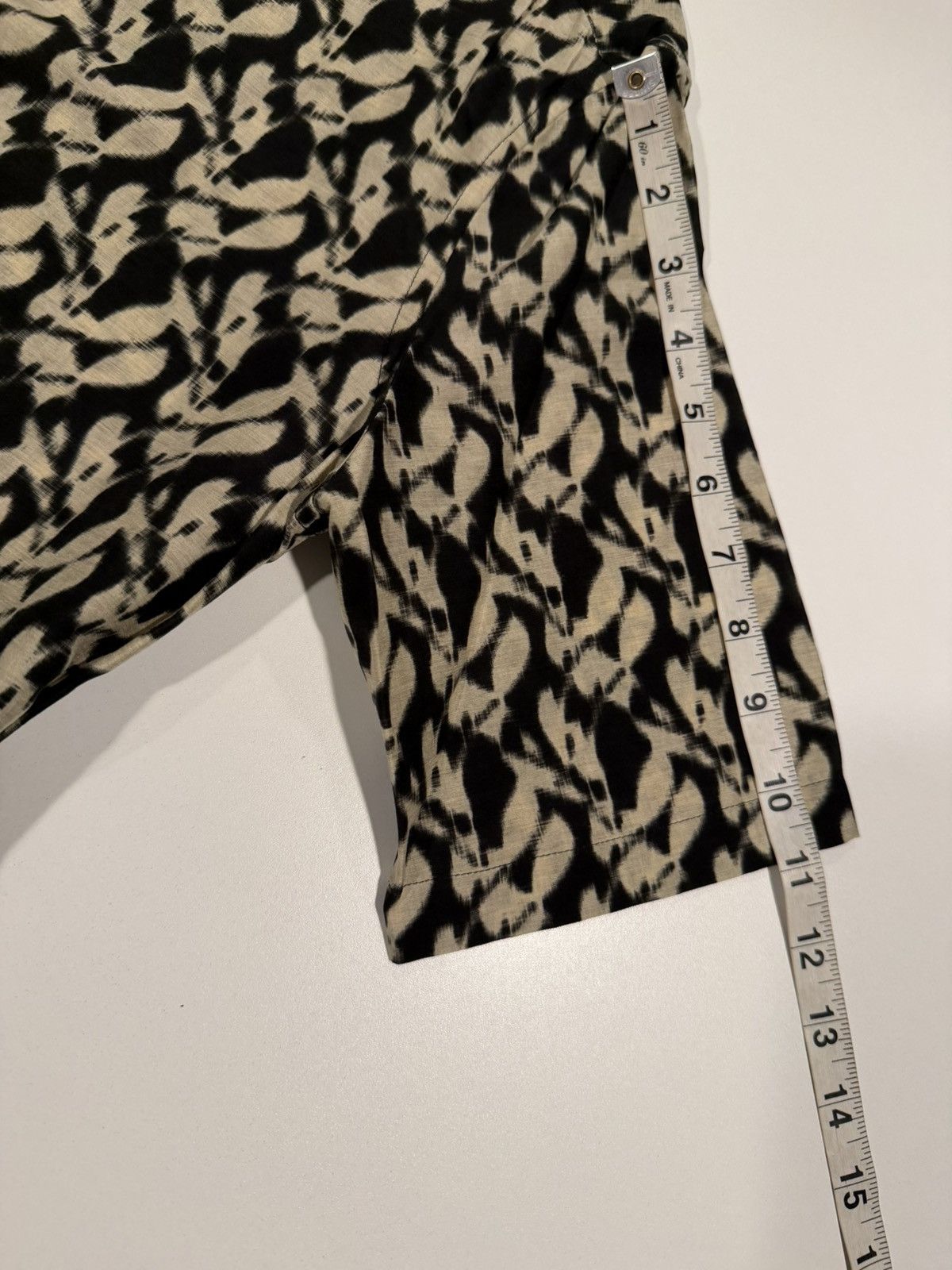 Saint Laurent Paris Saint Laurent men abstract print silk shirt. 38/M. $890 Size US M / EU 48-50 / 2 - 6 Thumbnail