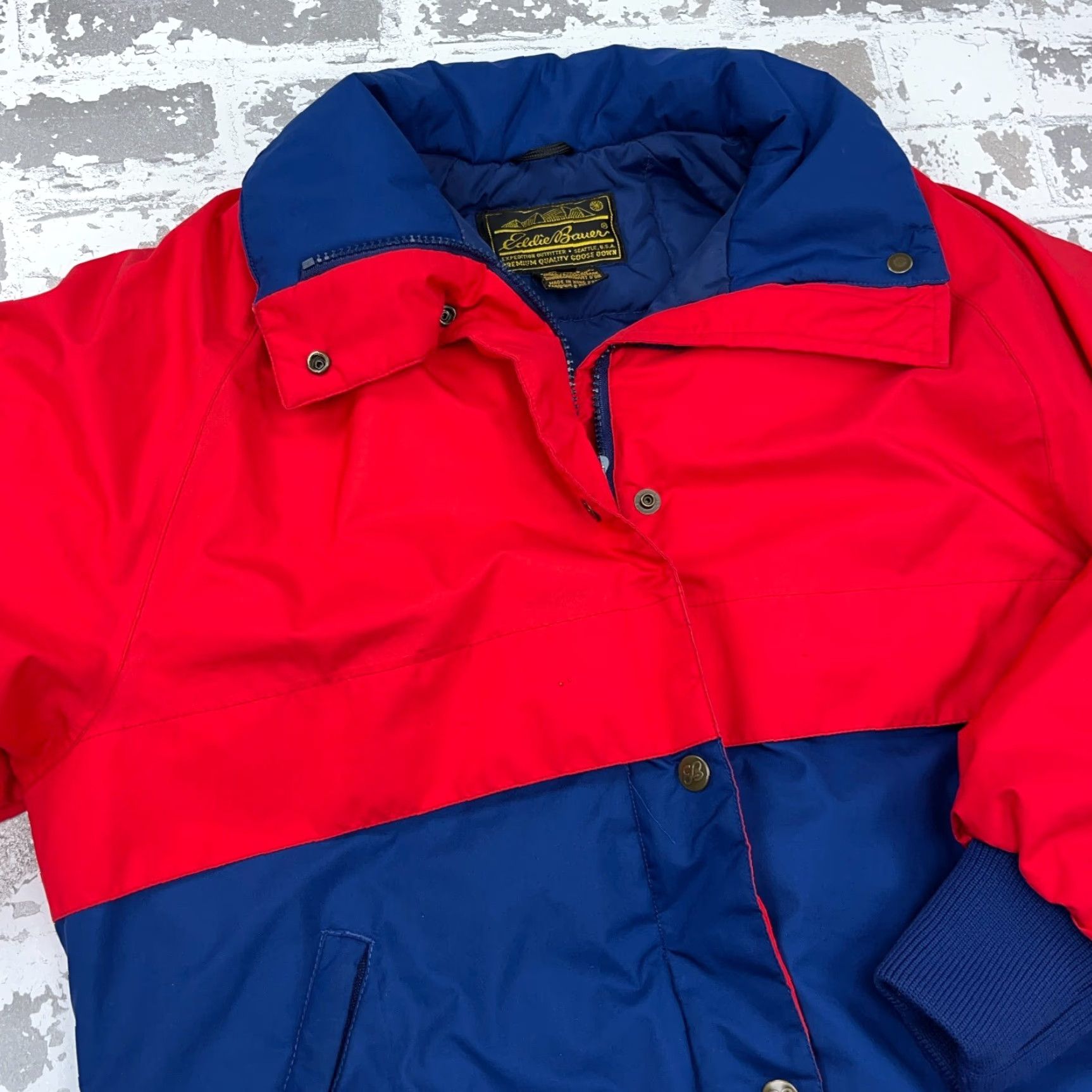 Eddie Bauer VINTAGE Eddie Bauer Puffer Jacket Women S Red Down Fill Wind-Resistant Jacket Size S / US 4 / IT 40 - 3 Thumbnail