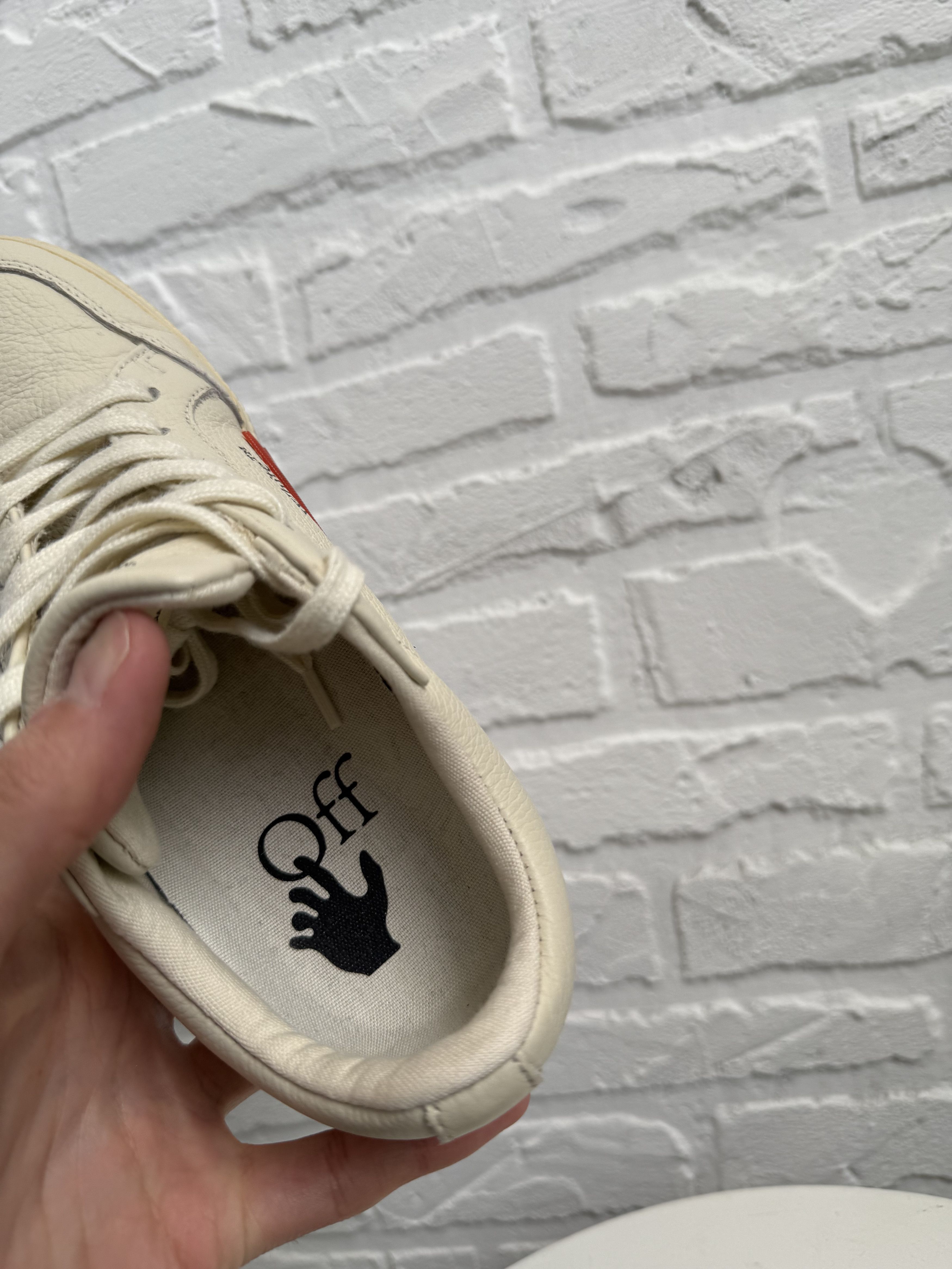 Off-White Off-White Leather Vulcanized Low sneakers cream white Size US 6 / IT 36 - 11 Thumbnail