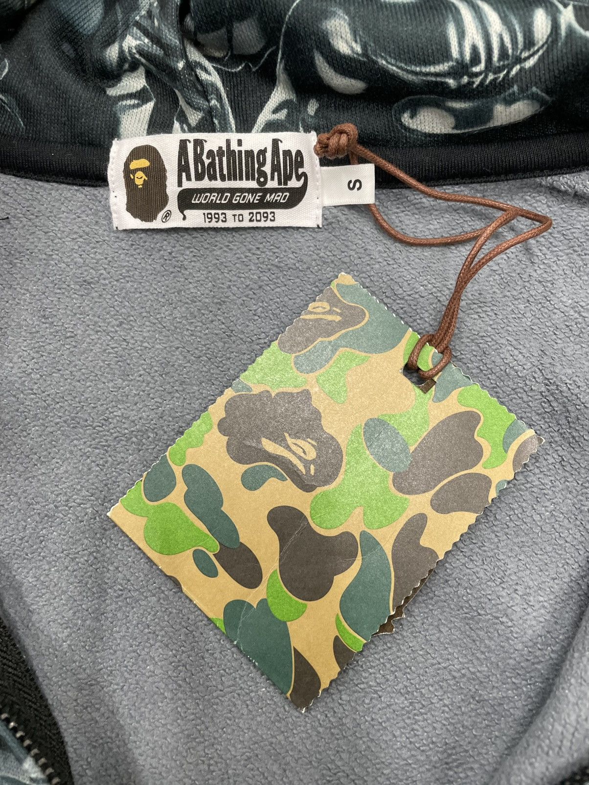 Bape APE HEAD GRAFFITI SHARK FULL ZIP HOODIE Size US S / EU 44-46 / 1 - 7 Thumbnail