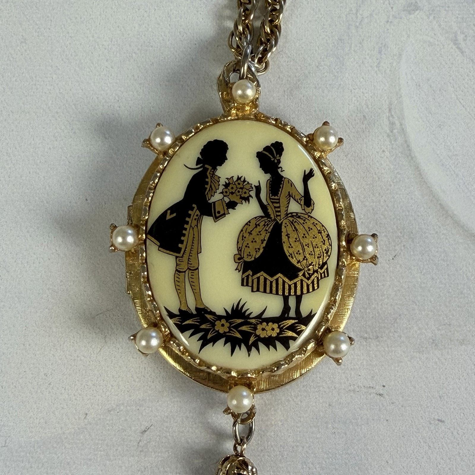 Other 1970s Victorian-Style Lovebirds Porcelain Photo Locket 17" Size ONE SIZE - 5 Thumbnail