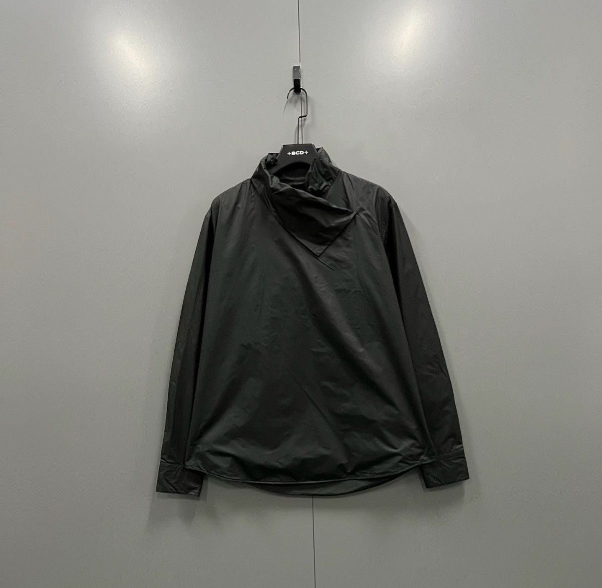 Hermes Hermès Black Irregular Neckline Windbreaker J41 Size US XXS / EU 40 - 1 Thumbnail
