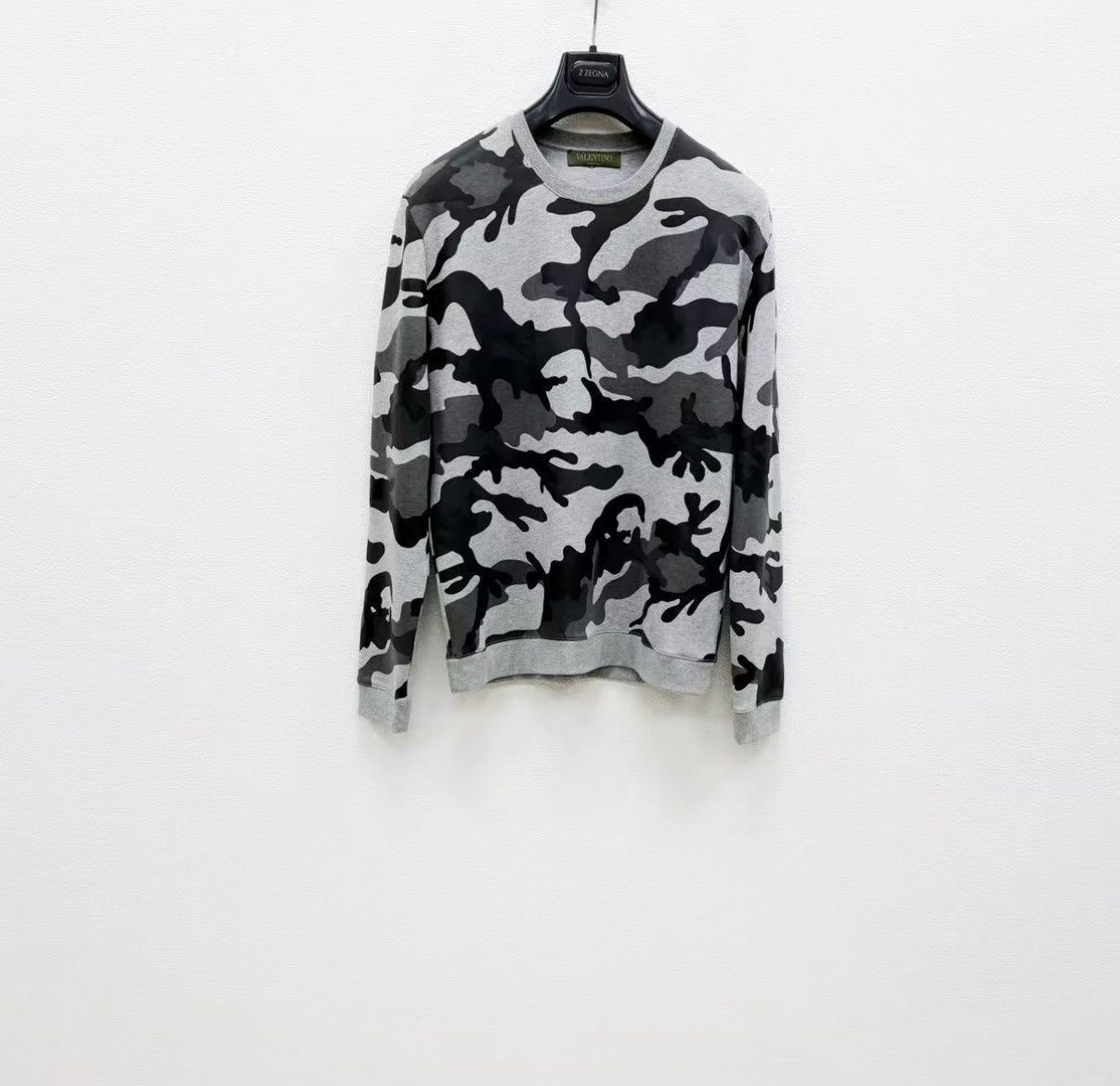 Valentino Gray Camouflage Long Sleeve Sweatshirt Size US M / EU 48-50 / 2 - 1 Thumbnail
