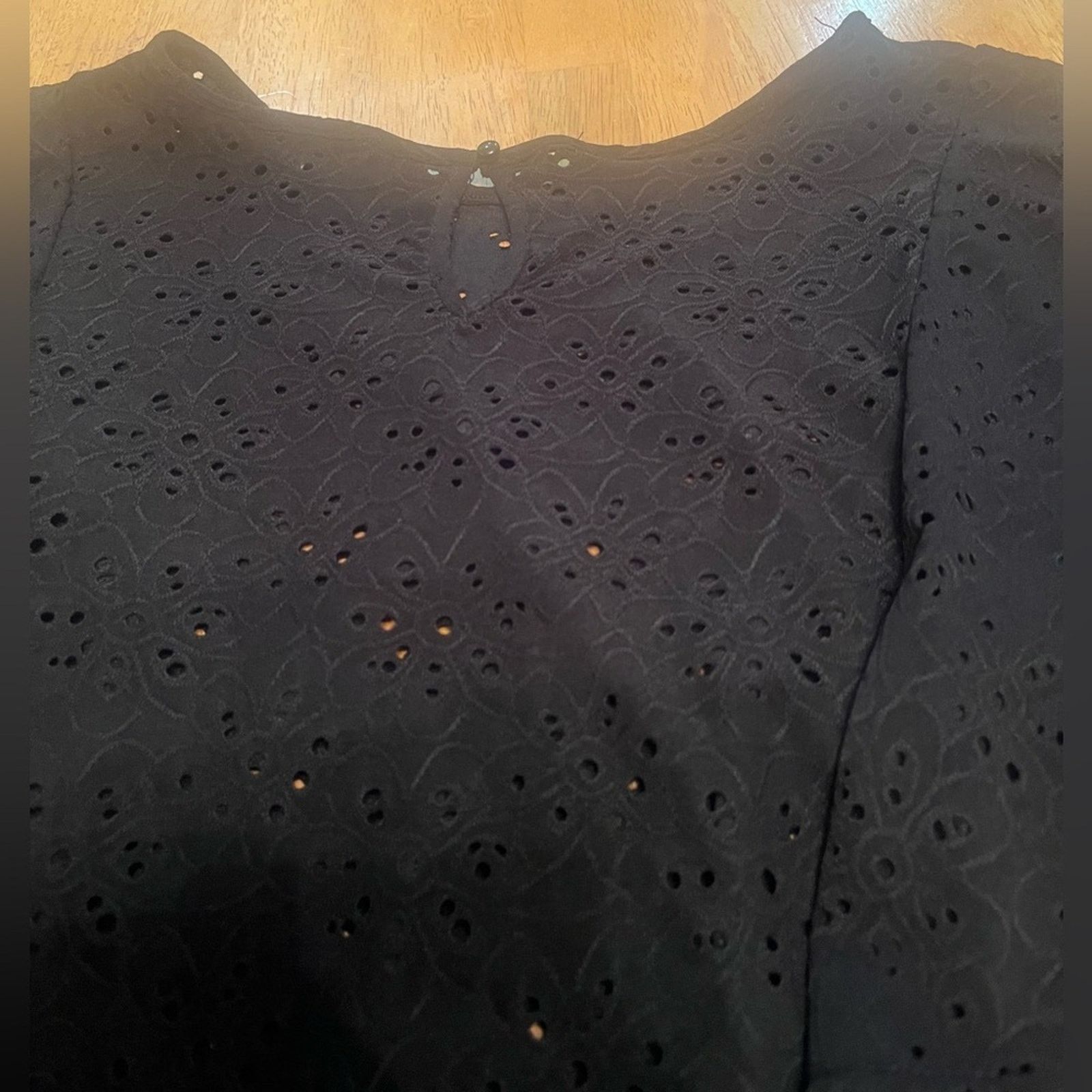 Nanette Lepore Nanette Lepore black eyelet top with flutter sleeves, size M Size M / US 6-8 / IT 42-44 - 2 Thumbnail