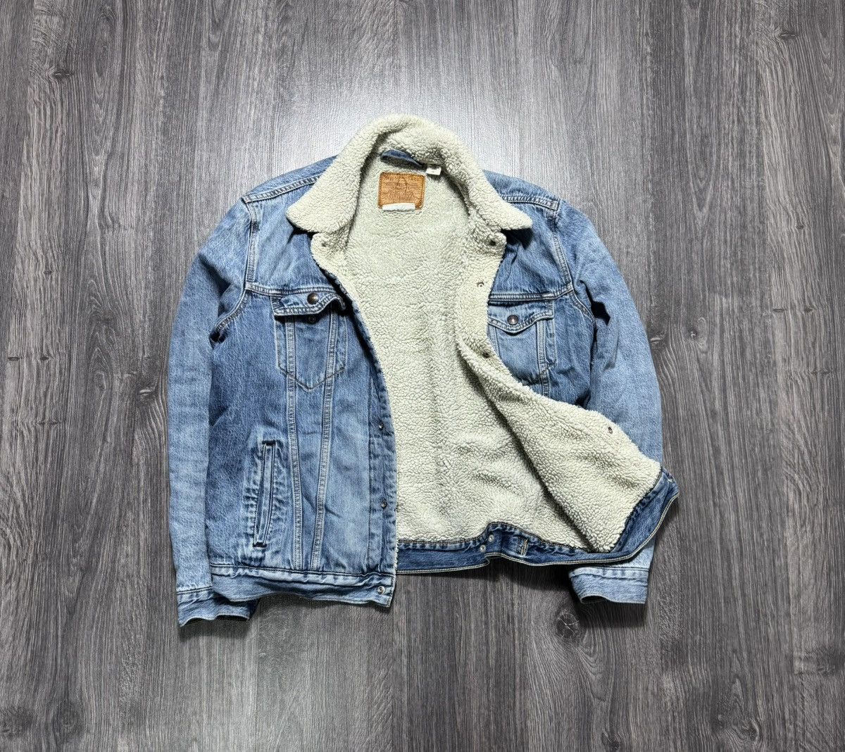 Levi's × Vintage Vintage Levi’s Denim Washed Sherpa Trucker Jacket Size US L / EU 52-54 / 3 - 8 Thumbnail