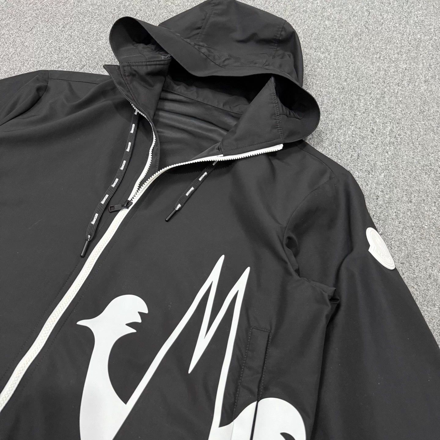 Moncler Moncler black print nylon jacket size 5 Size US XXL / EU 58 / 5 - 3 Thumbnail