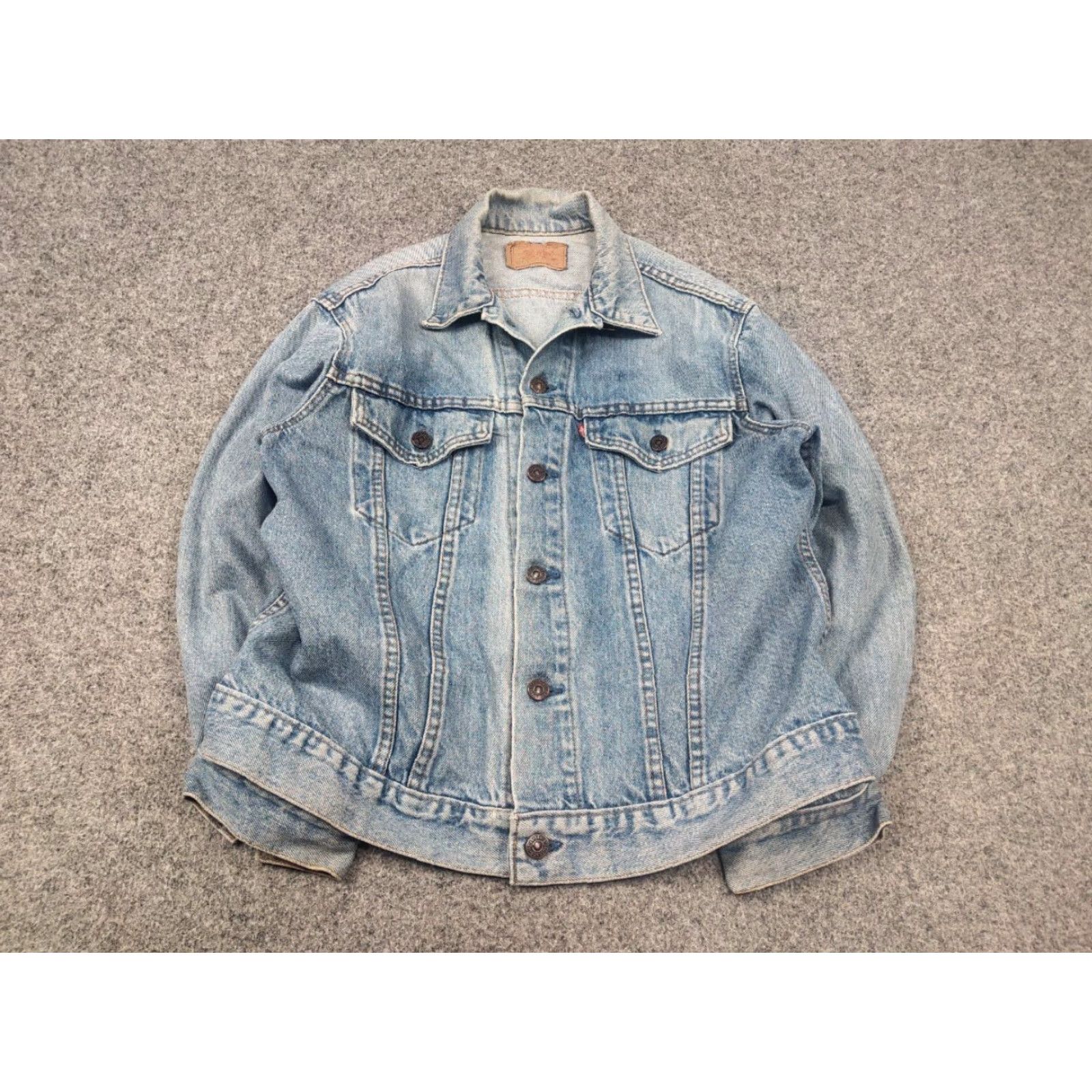 Levi's VINTAGE Levi's Trucker Jacket Denim Blue 70s USA Made 75505 0212 M Blue Denim Jacket Mens 70s USA Trucker 75505 0212 Size US M / EU 48-50 / 2 - 3 Thumbnail