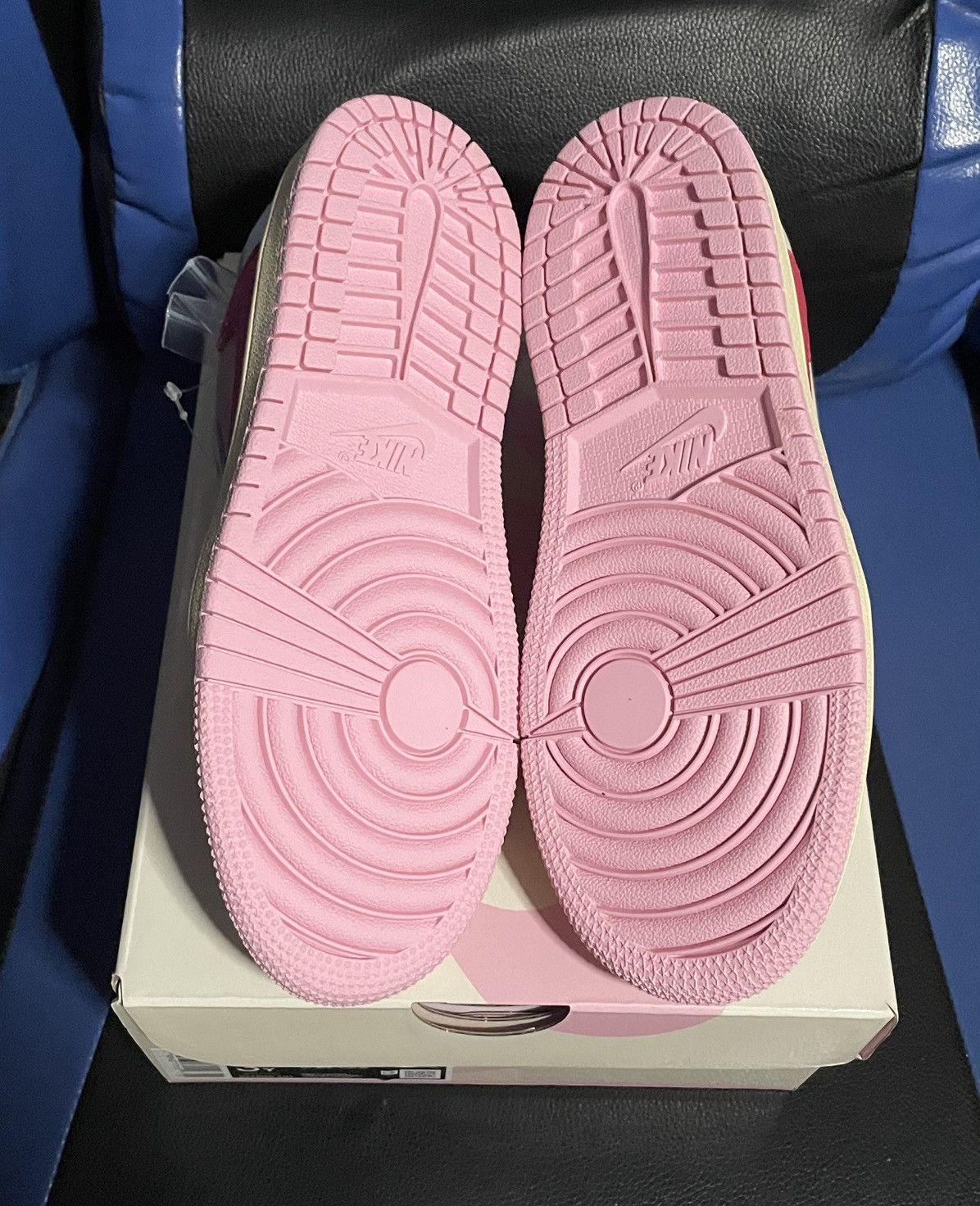 Jordan Brand × Travis Scott Jordan 1 Low Travis Scott Sail Tropical Pink (PS) Size 3Y Size US 5 / EU 37 - 4 Thumbnail