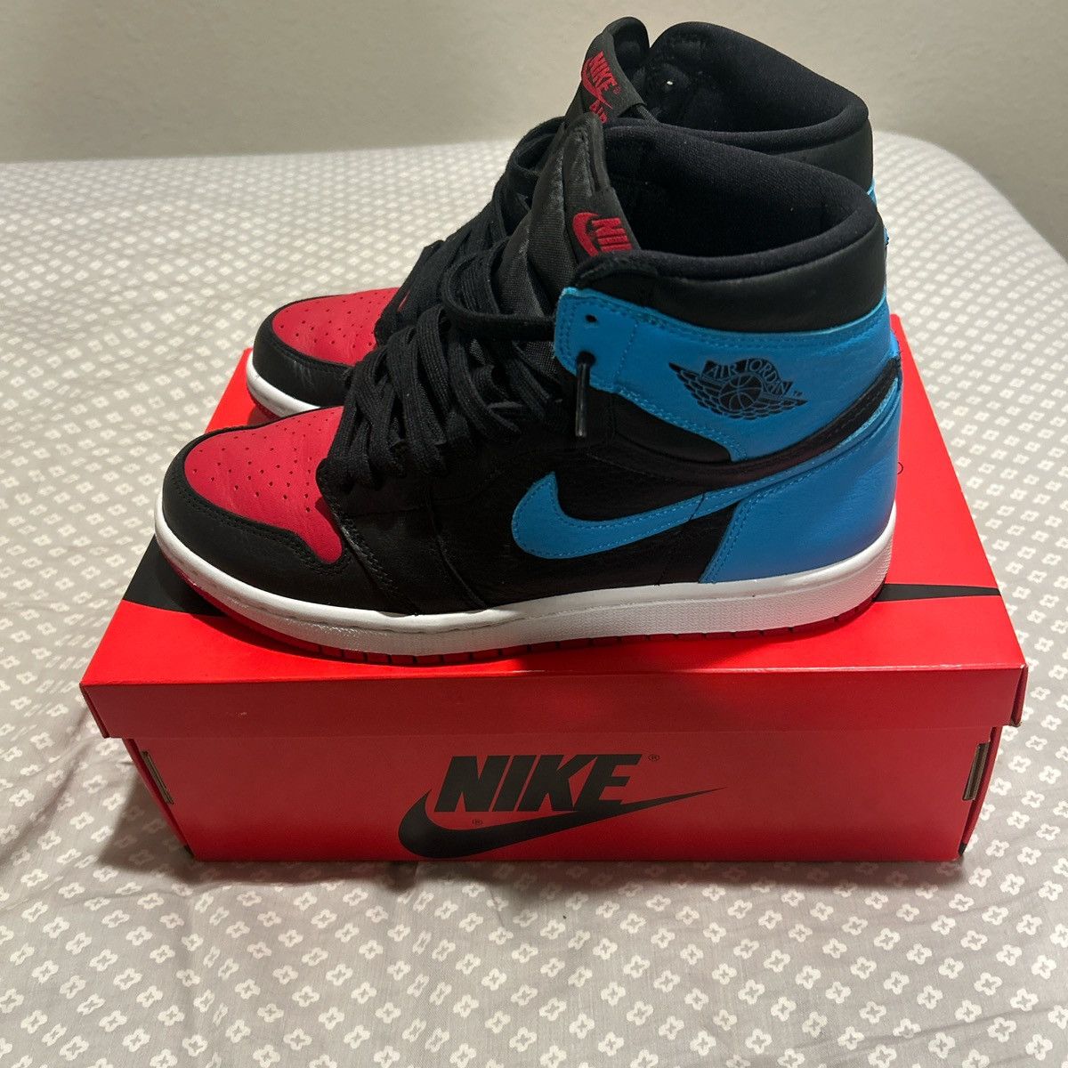 Nike Jordan One “UNC to Chicago” Size US 9 / IT 39 - 3 Thumbnail