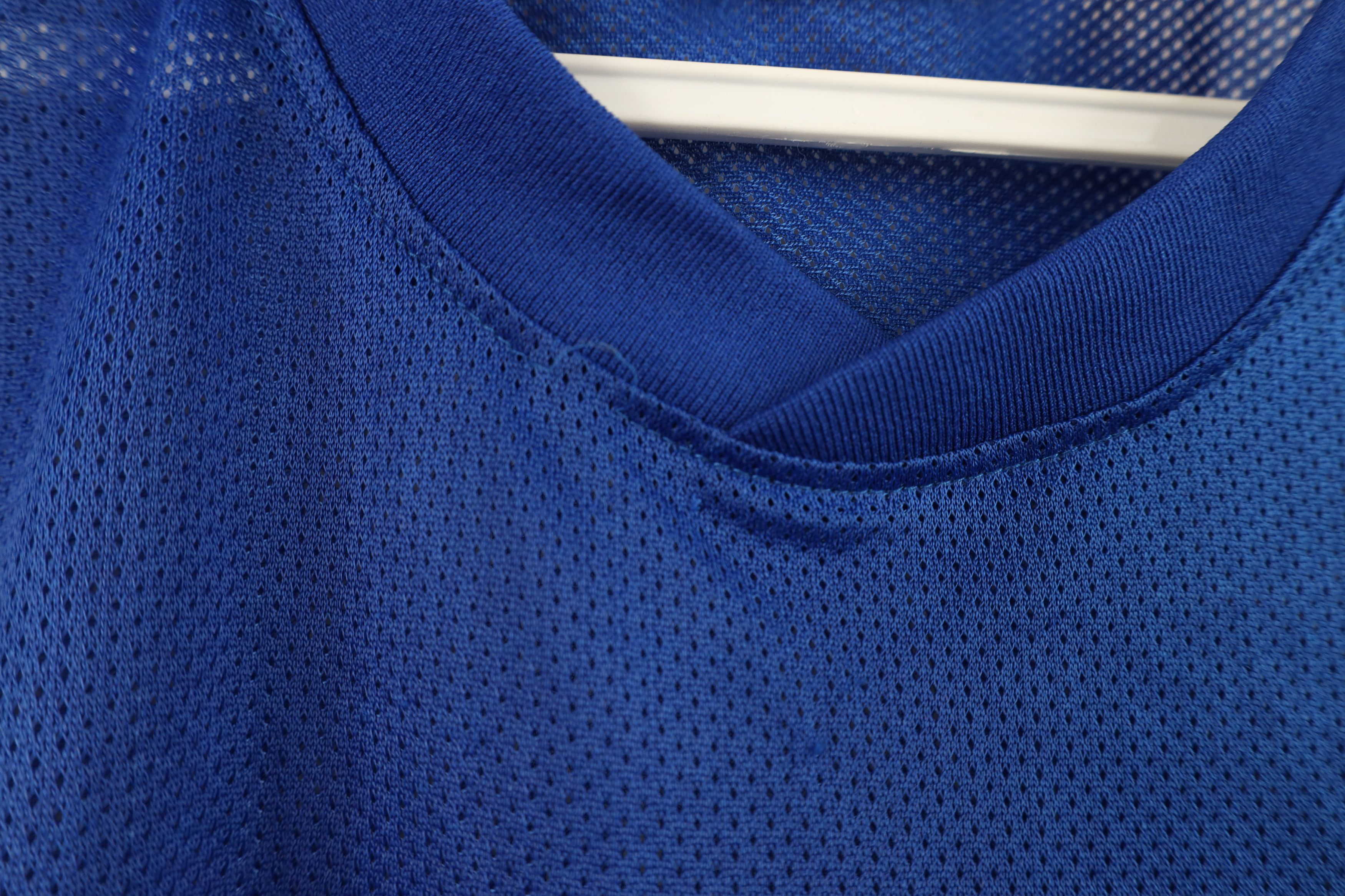 Vintage Vintage 90s University of Kentucky Mesh Jersey T-Shirt Blue Size US L / EU 52-54 / 3 - 7 Thumbnail