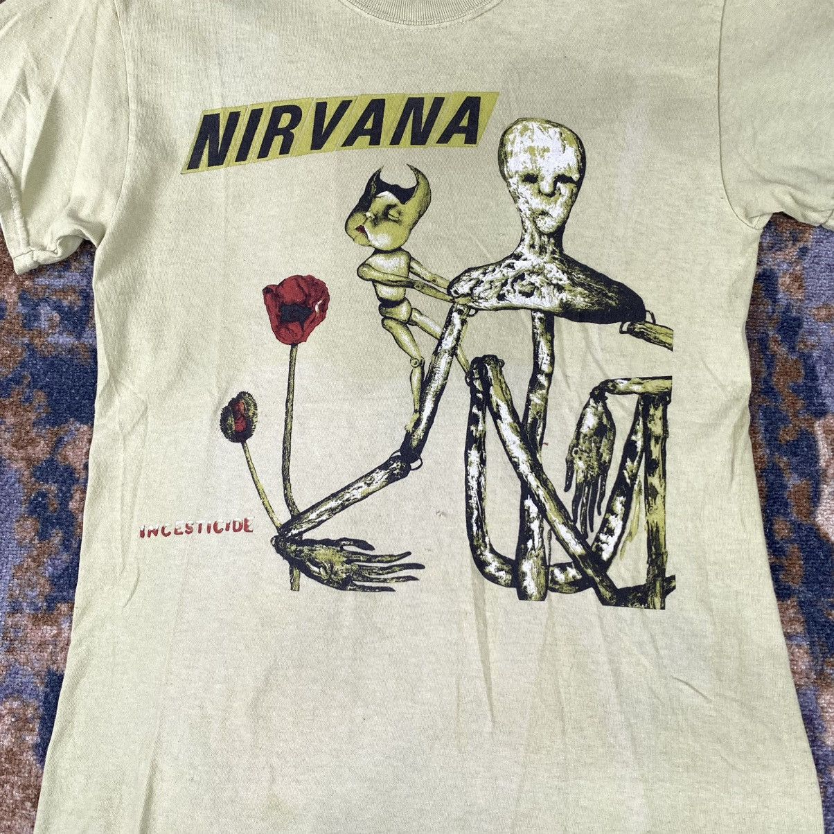 Band Tees Nirvana Incesticide Official Band T Shirt Size S / US 4 / IT 40 - 4 Thumbnail