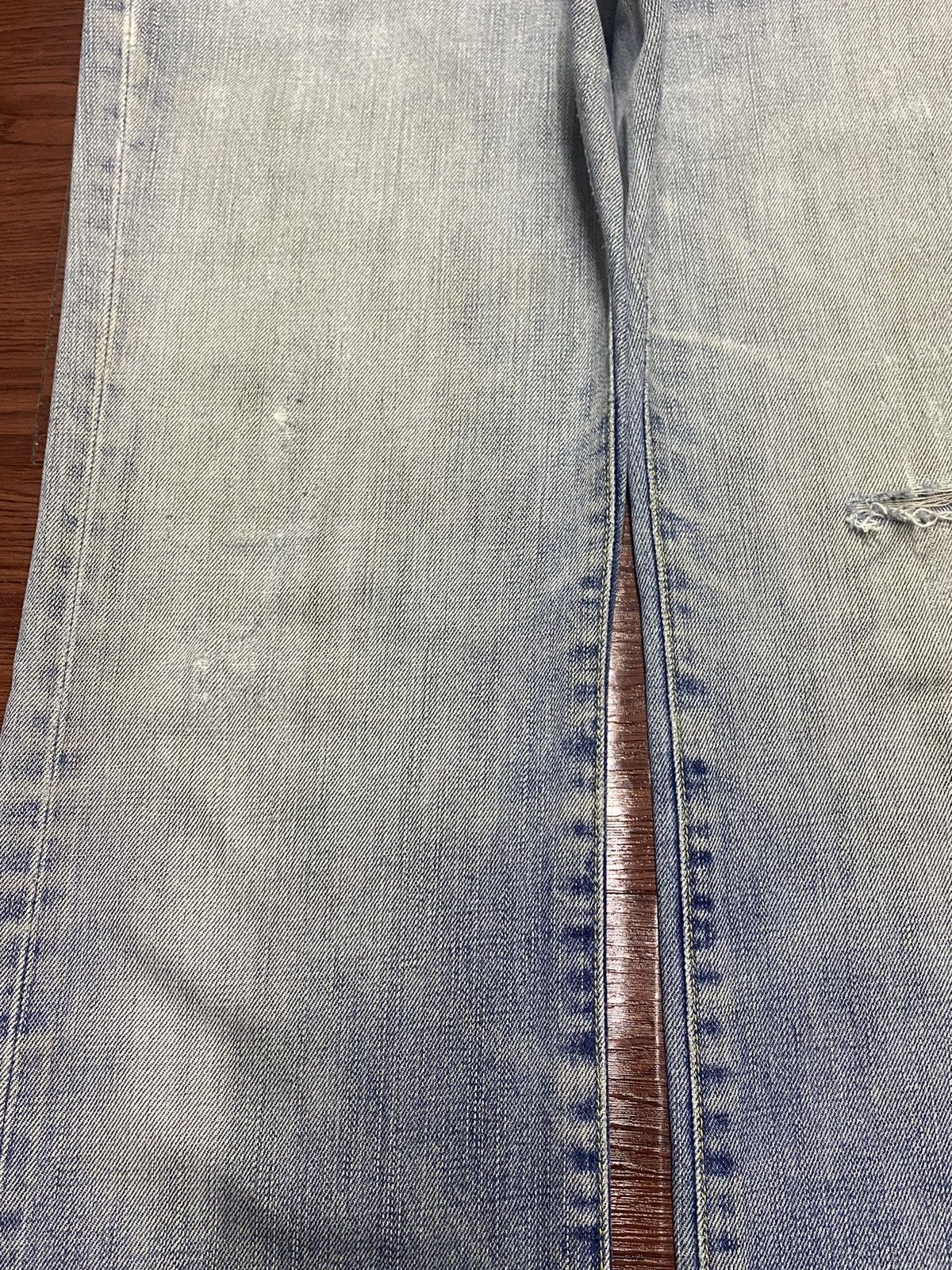 Japanese Brand Vintage Uniqlo Faded Wash Distressed Flare Style Jeans Size US 32 / EU 48 - 7 Thumbnail