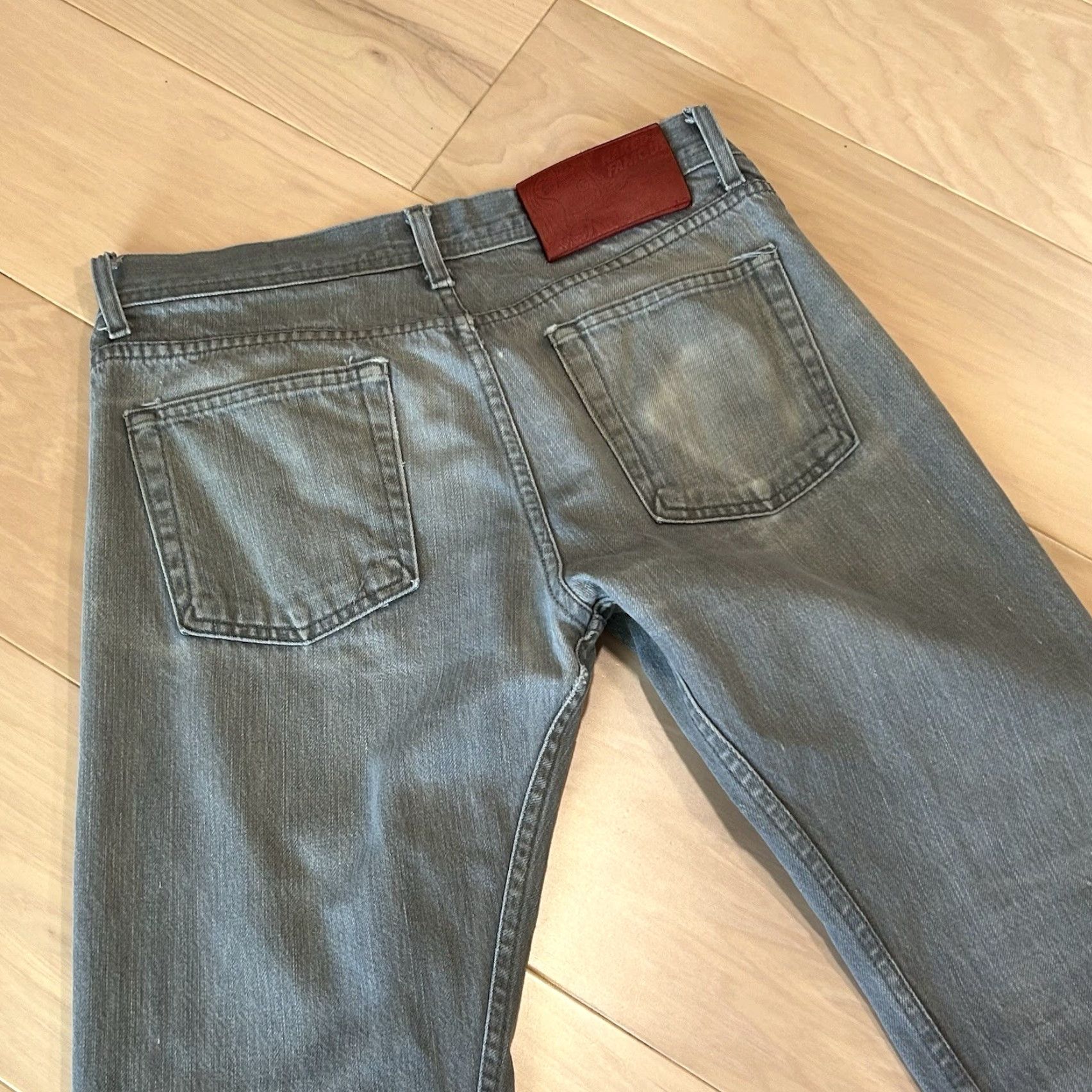 Vintage Naked & Famous Weird Guy Grey Selvedge Jeans Distressed Men's 31 Size US 31 - 4 Thumbnail
