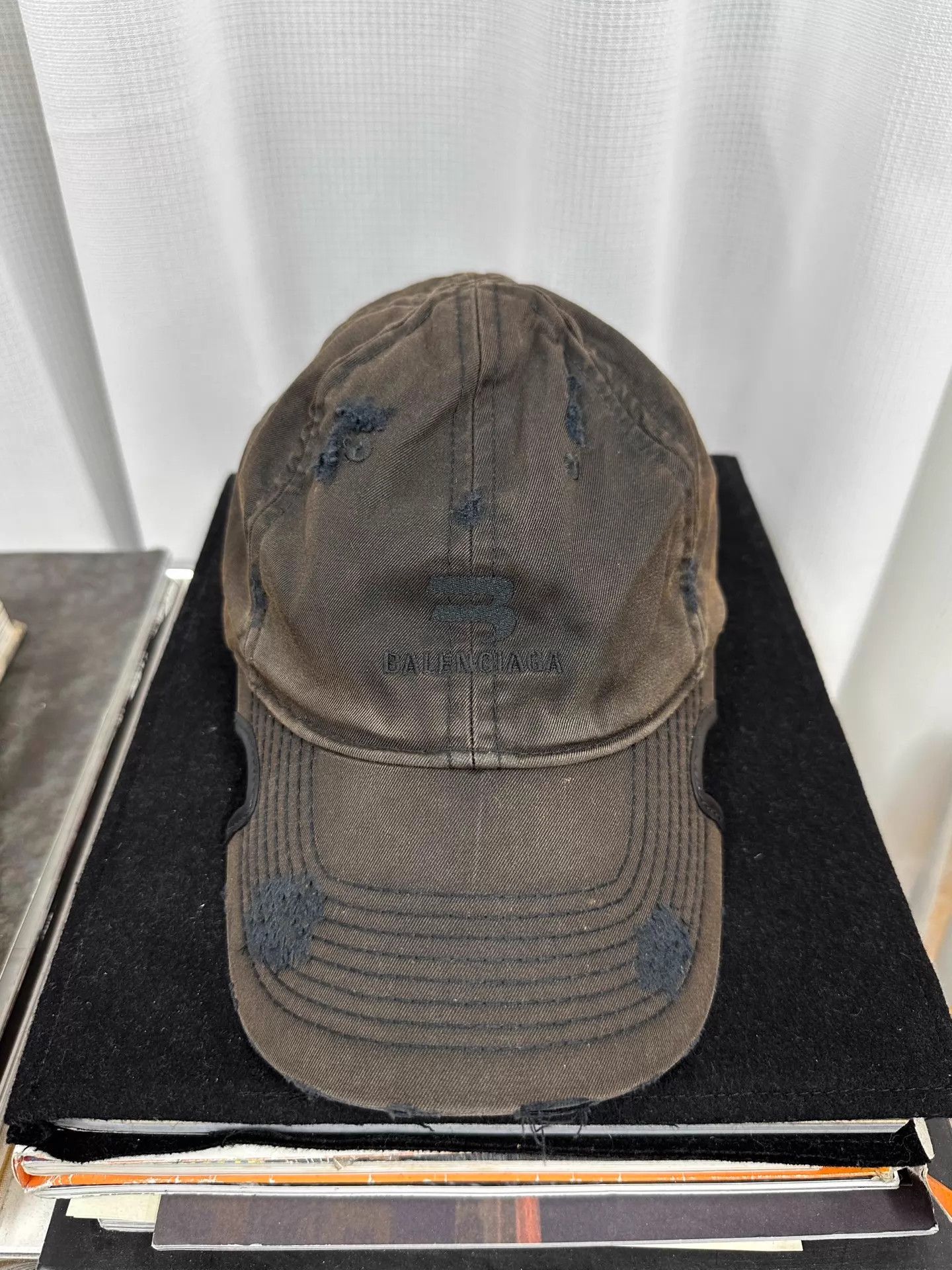 Balenciaga Balenciaga Sporty B Sun-Faded Distressed Cut-Out Cap S/M Size ONE SIZE - 1 Thumbnail