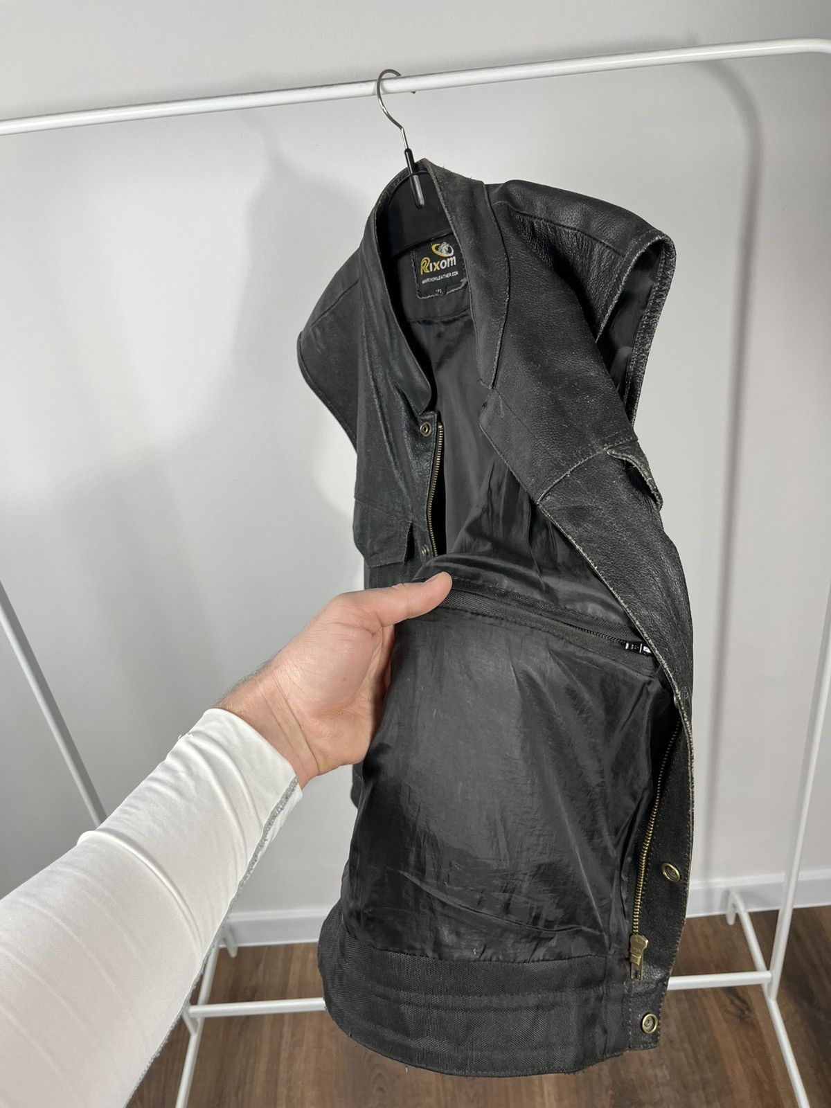 Leather Black Leather Biker Vest Snap Front Sleeveless Mens XL Size US XL / EU 56 / 4 - 10 Thumbnail