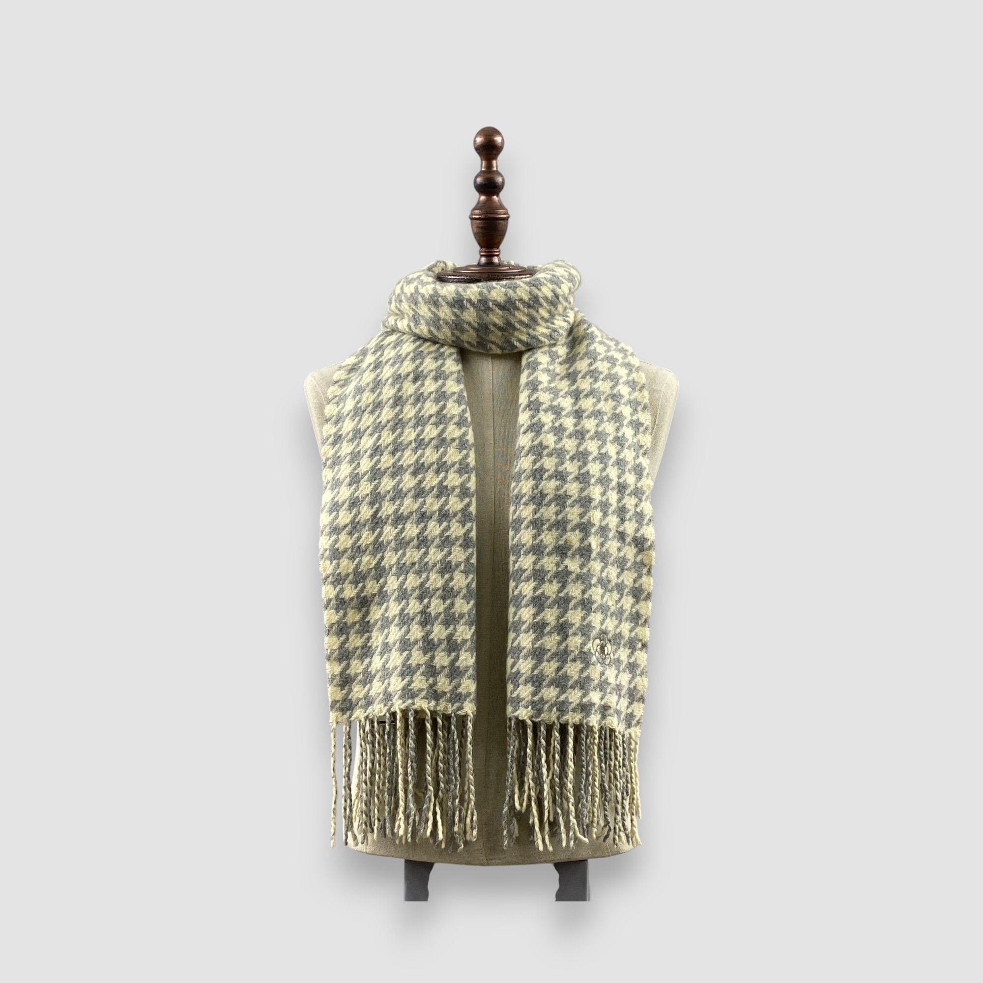 Japanese Brand Vintage Mary Quant Scarf Muffler Wool Wraps Babuskha Scarves Size ONE SIZE - 1 Thumbnail
