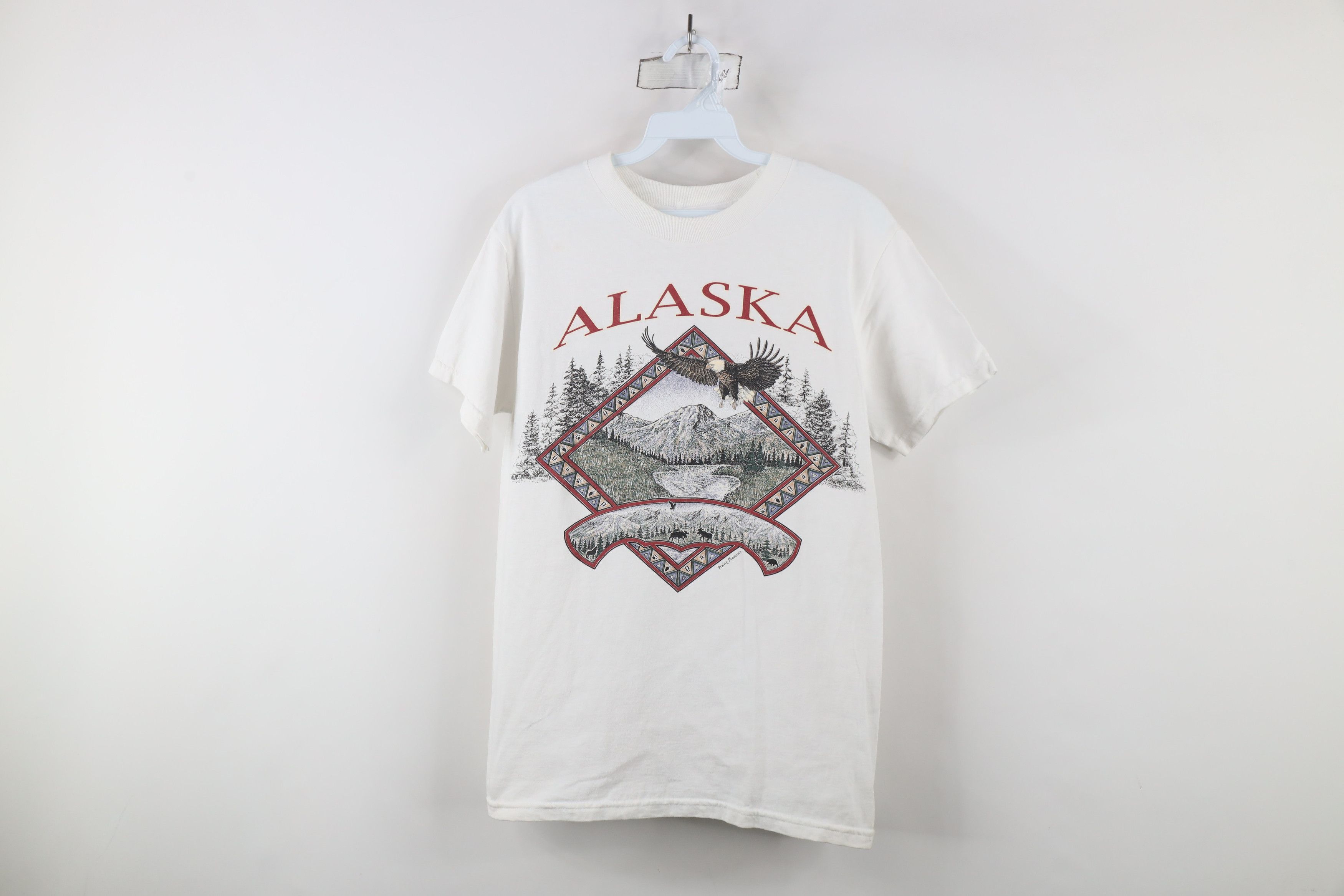 Vintage Vintage 90s Streetwear Out Alaska Nature Eagle T-Shirt White Size M / US 6-8 / IT 42-44 - 1 Thumbnail