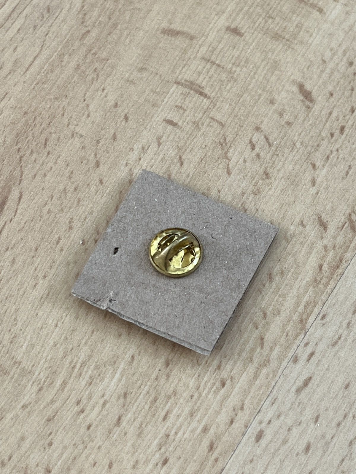 Apple Apple Macintosh 🍏 logo vintage pin Size ONE SIZE - 4 Thumbnail