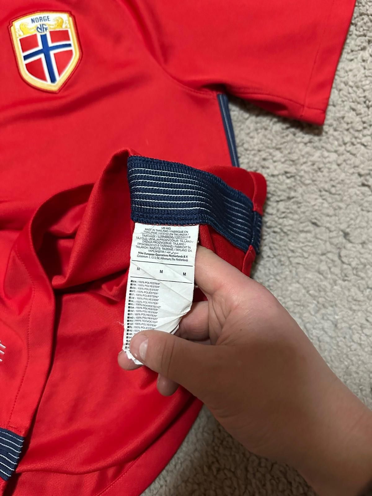 Nike NORWAY 2016 2018 HOME SHIRT FOOTBALL JERSEY NIKE SIZE M Size US M / EU 48-50 / 2 - 5 Thumbnail