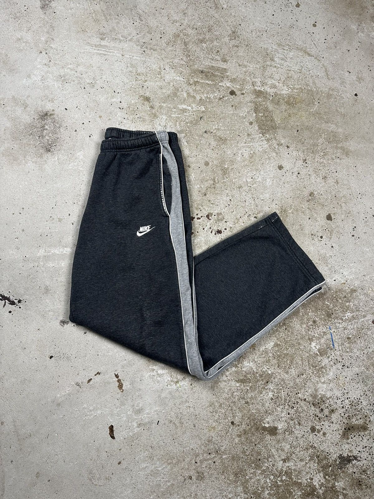Nike ‼️ Vintage y2k Nike Grey Sweatpants Swoosh Striped Size US 32 / EU 48 - 3 Thumbnail