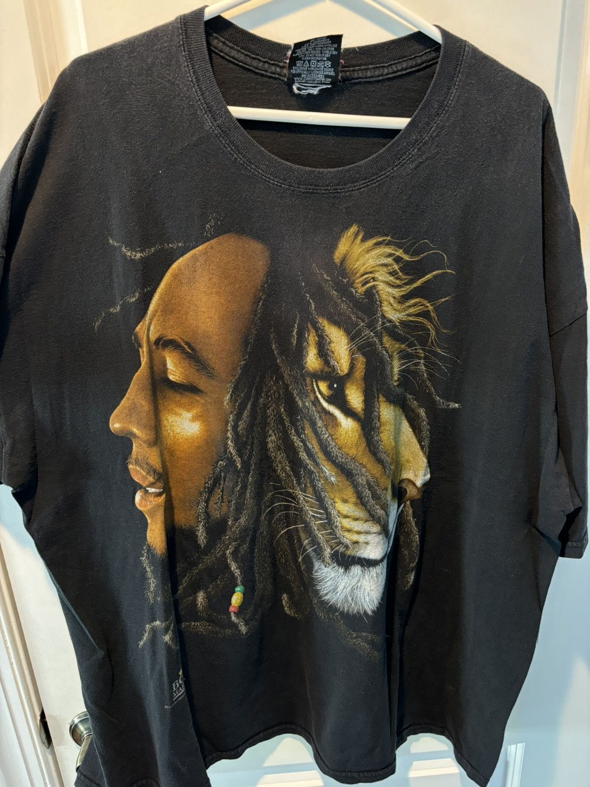 Vintage Vintage Thrifted Bob Marley Tee Size US XXL / EU 58 / 5 - 1 Thumbnail