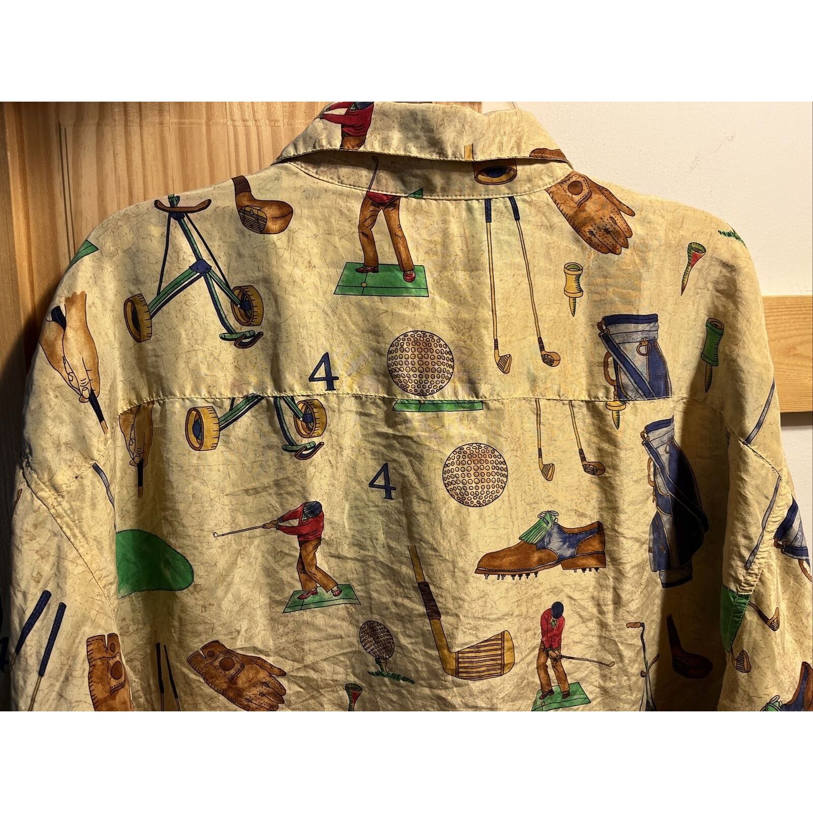 The Unbranded Brand Unbranded Vintage Men’s XL Gold Golf Silk Button Down Shirt Size US XL / EU 56 / 4 - 8 Thumbnail