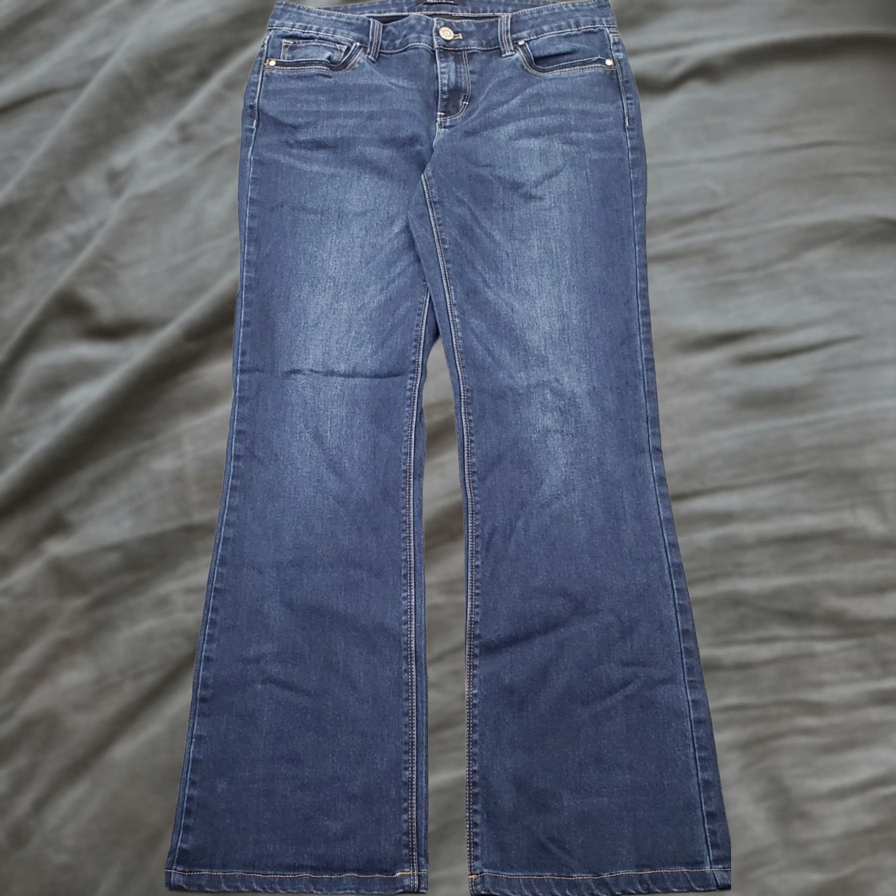 White House Black Market White House Black Market Jeans Womens Size 6 Bootcut Blue Denim Stretch Pockets 5-Pocket Design Regular Inseam 27.75" 30 Waist Mens? Women Size 28" / US 6 / IT 42 - 1 Thumbnail