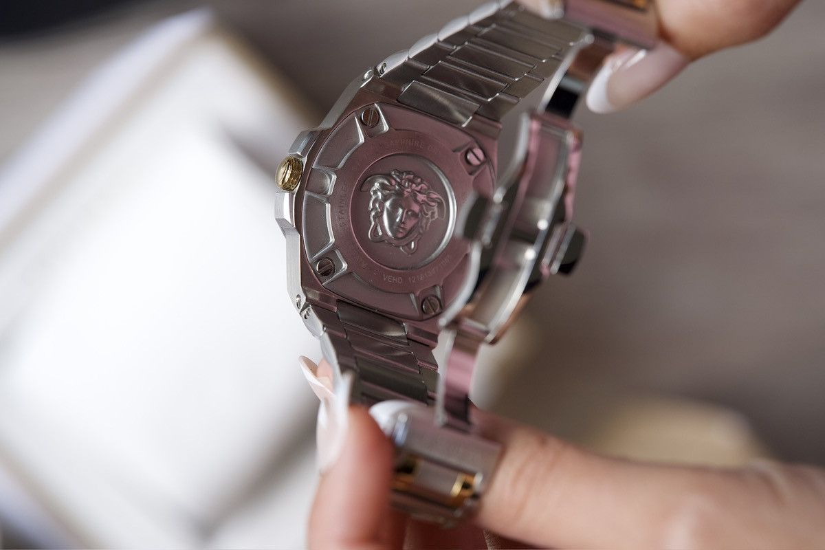Versace Versace stunning unique watch. Original price $980 Size ONE SIZE - 4 Thumbnail