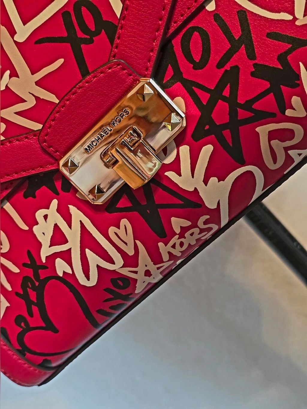 Michael Kors Rare Michael Kors Graffiti Love Heart Bag Bundle — Both With Size ONE SIZE - 9 Thumbnail