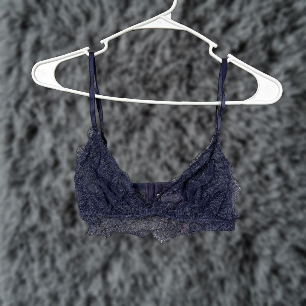 Victoria's Secret VINTAGE Victoria's Secret Lace Bralette Purple Womens M Bralette Lace Sheer Wireless Floral Unpadded Size ONE SIZE - 1 Thumbnail