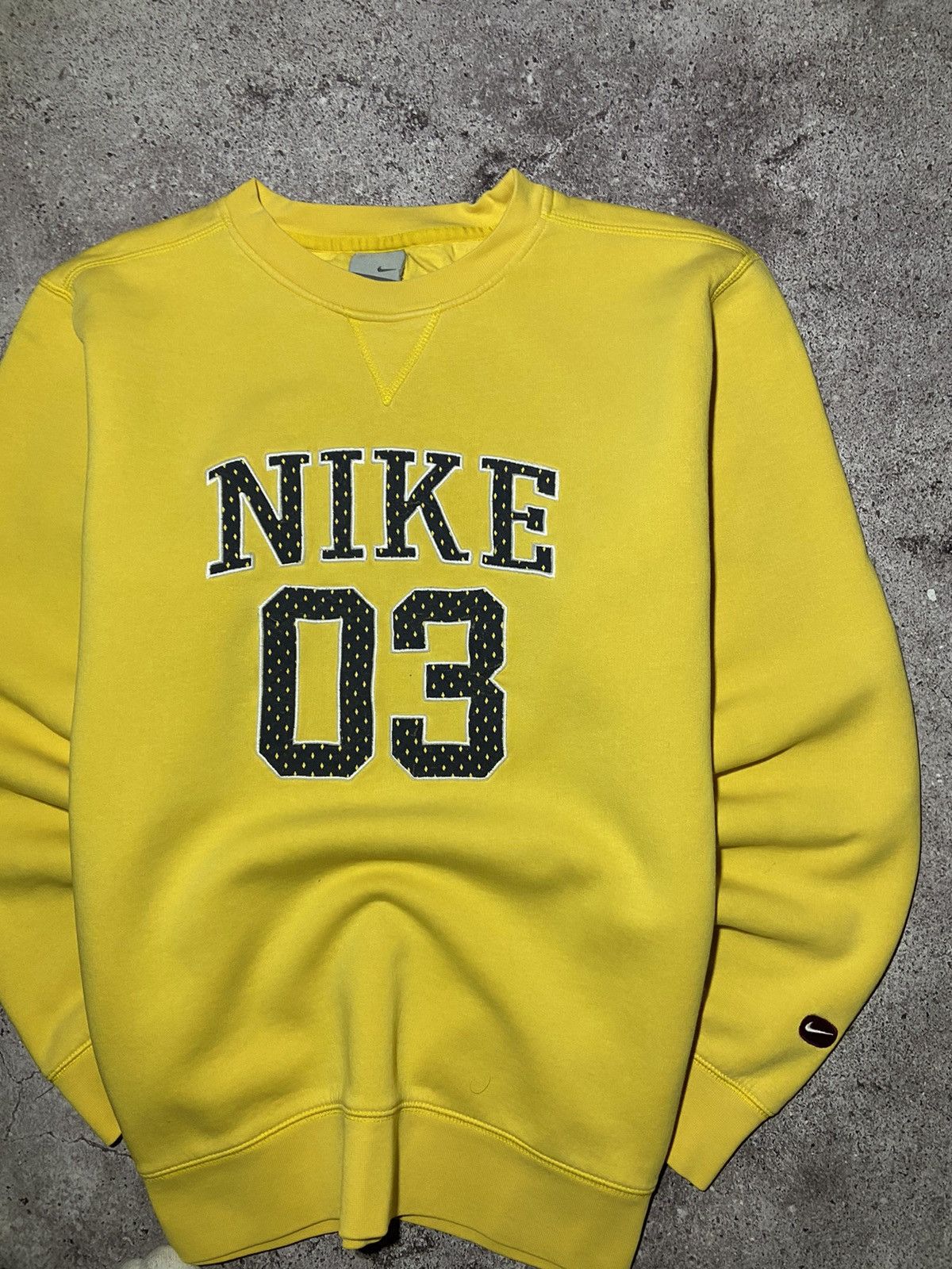 Other 💥Nike vintage y2k yellow sweatshirt‼️ Size US M / EU 48-50 / 2 - 2 Thumbnail