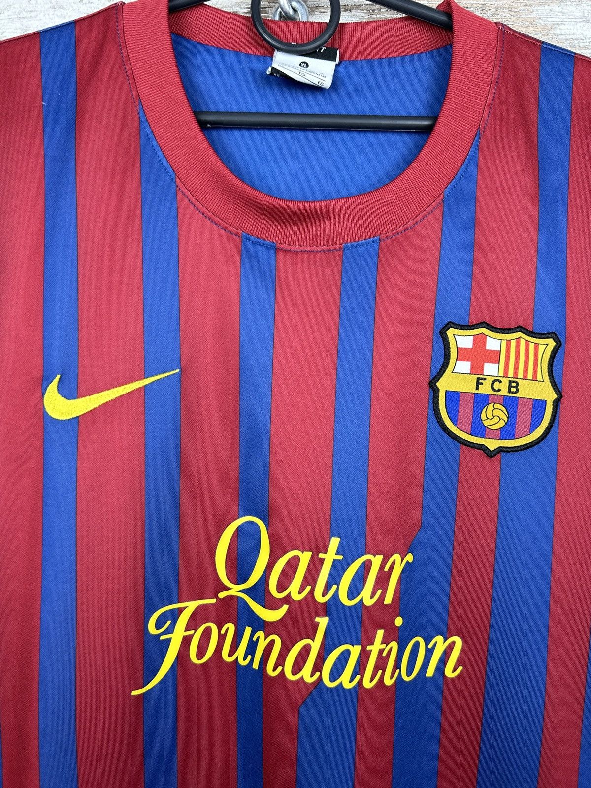 Vintage Mens Vintage Nike FC Barcelona Messi 10 Jersey T-shirt tee Size US XL / EU 56 / 4 - 7 Thumbnail