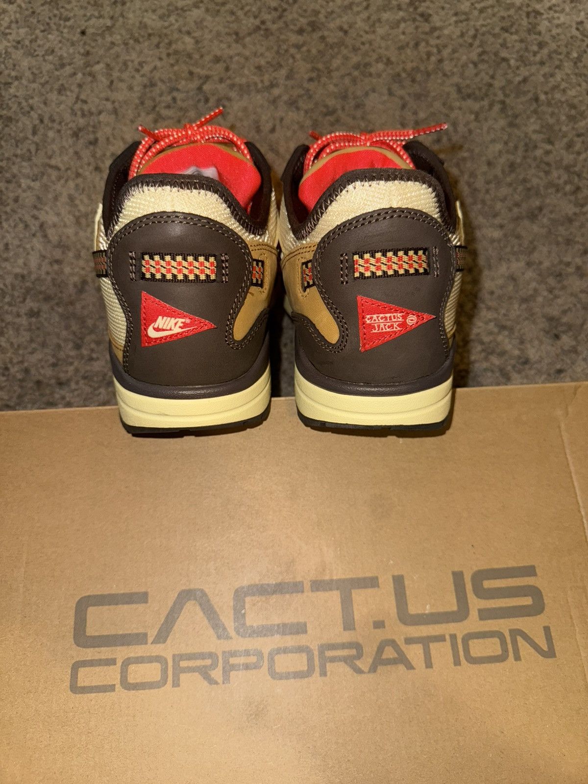 Nike × Travis Scott NIKE AIR MAX 1 / CJ Size US 13 / EU 46 - 4 Thumbnail