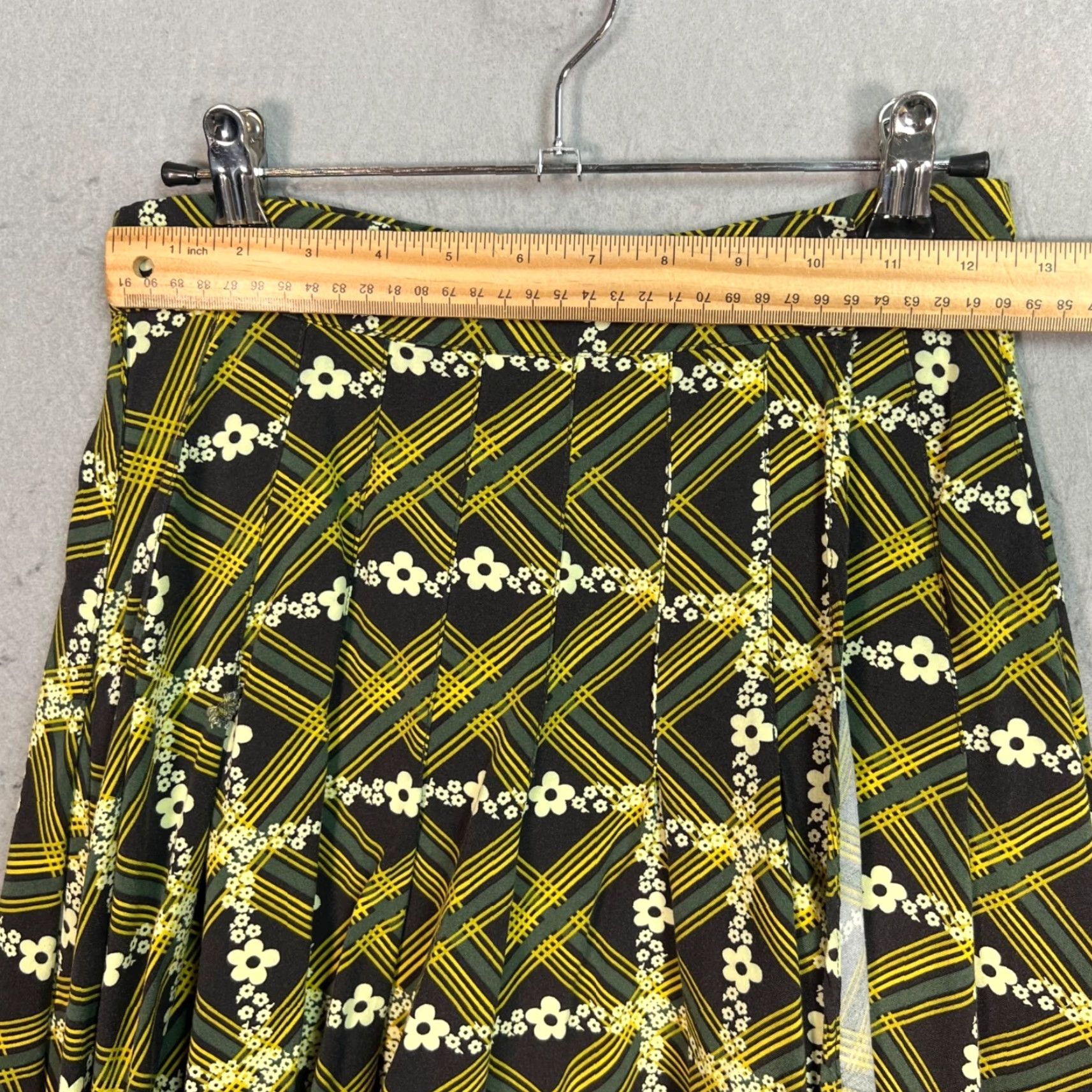 Urban Outfitters VINTAGE Urban Outfitters Womens Small Pleated Skirt Black & Yellow Floral Plaid Viscose Size 28" / US 6 / IT 42 - 7 Thumbnail
