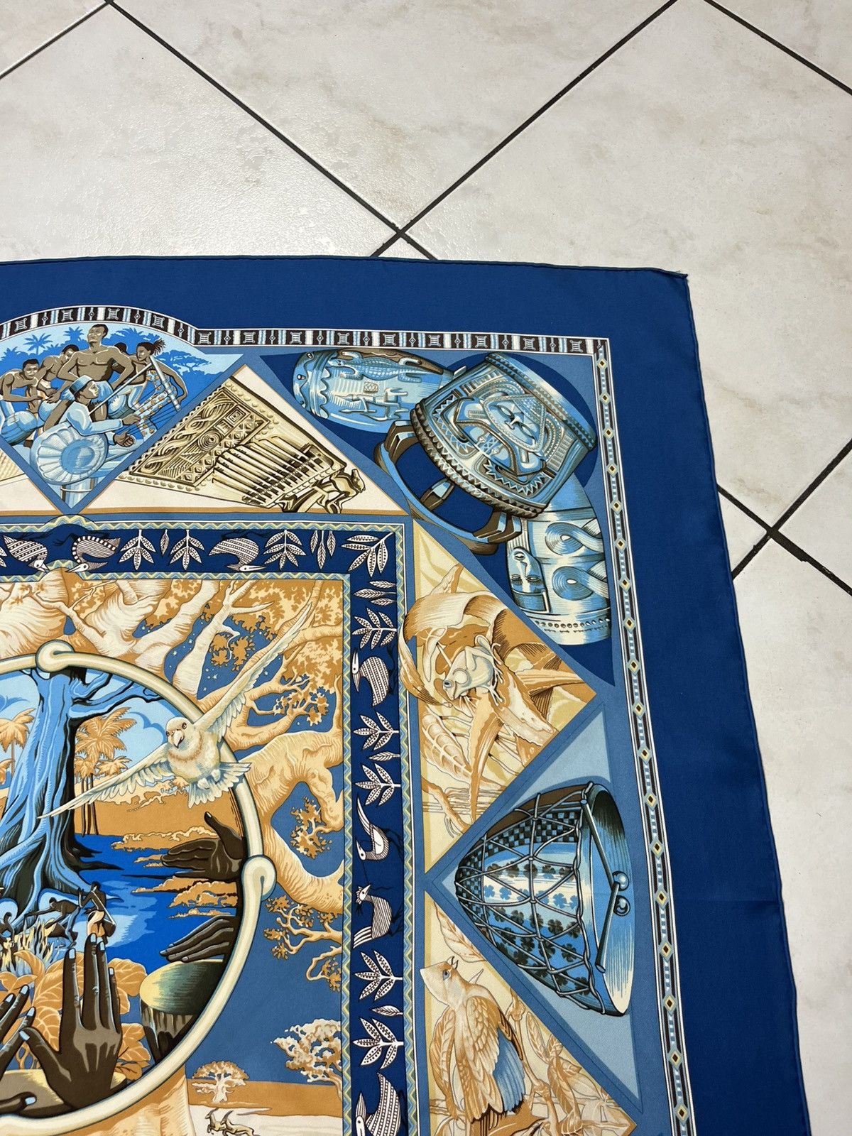 Designer × Hermes × Vintage Hermes Au som du tam-tam silk scarf full print handkerchief Size ONE SIZE - 4 Thumbnail
