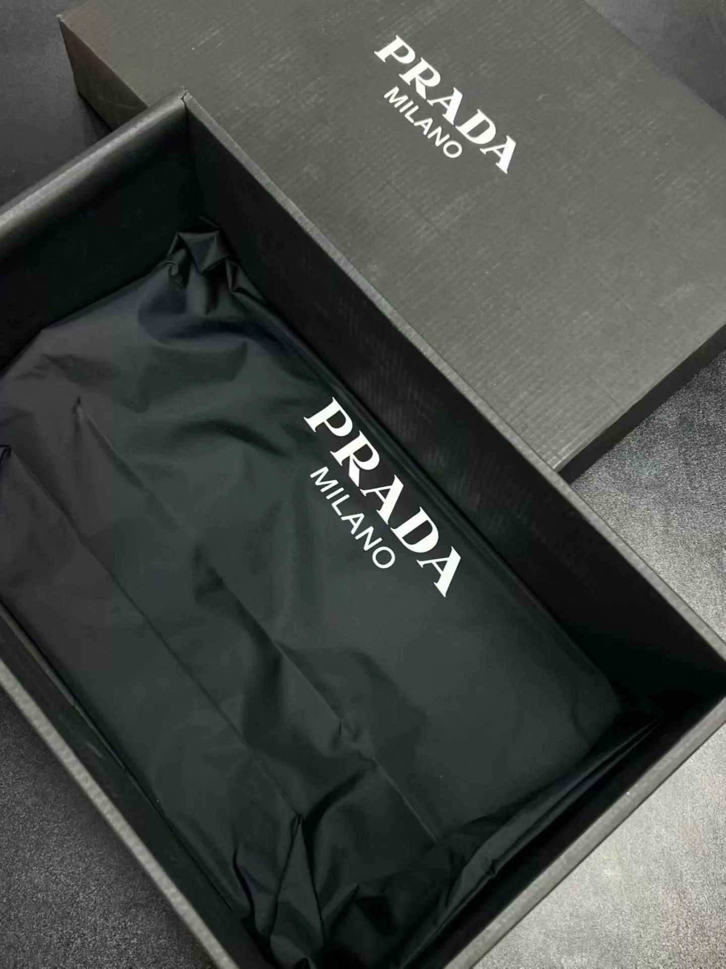 Prada PRADA Leather Low Top Sneakers 41.5 EU Near New Size US 8.5 / EU 41-42 - 9 Thumbnail
