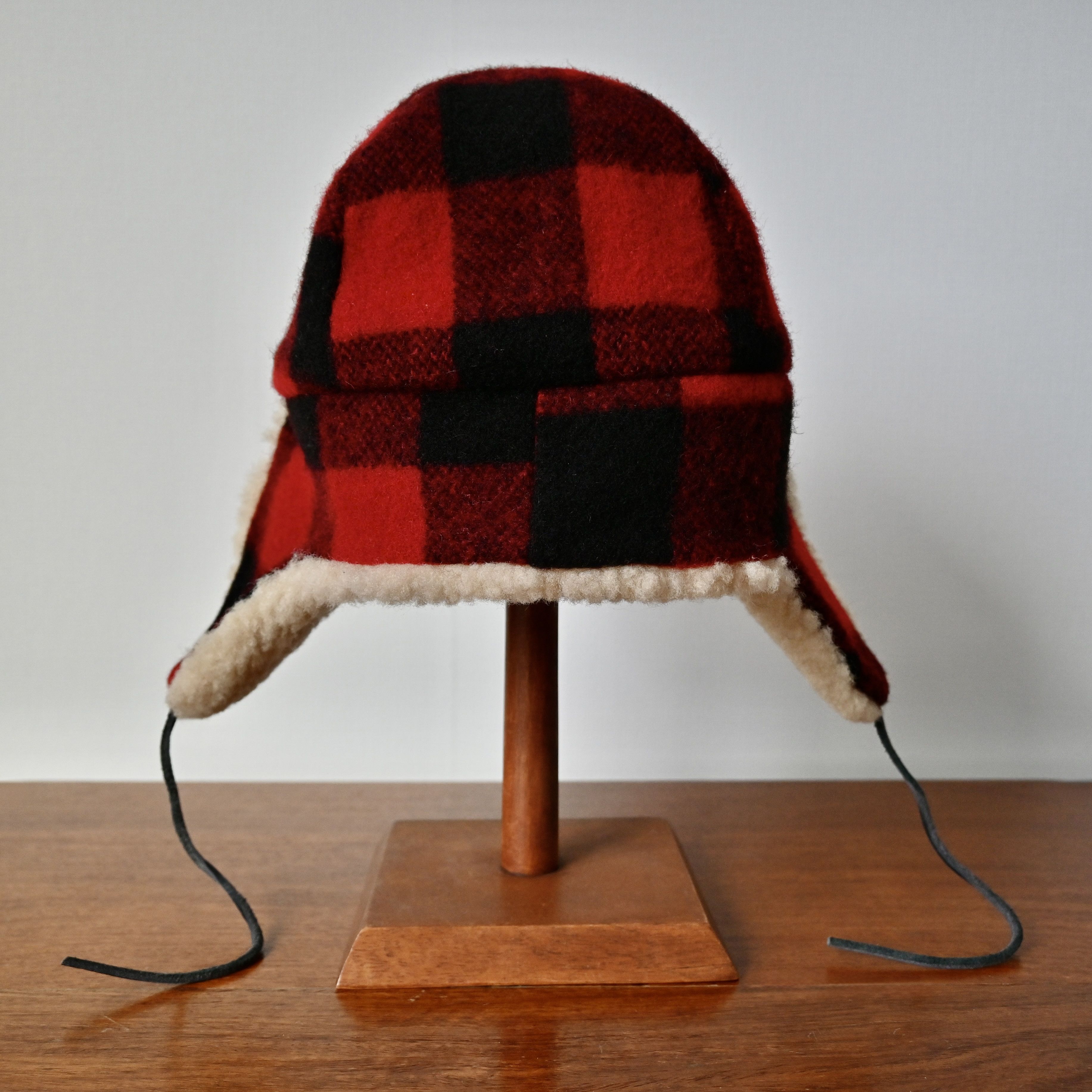 Banana Republic VTG 1990s BANANA REPUBLIC shearing earflap hat, made in USA Size ONE SIZE - 9 Thumbnail