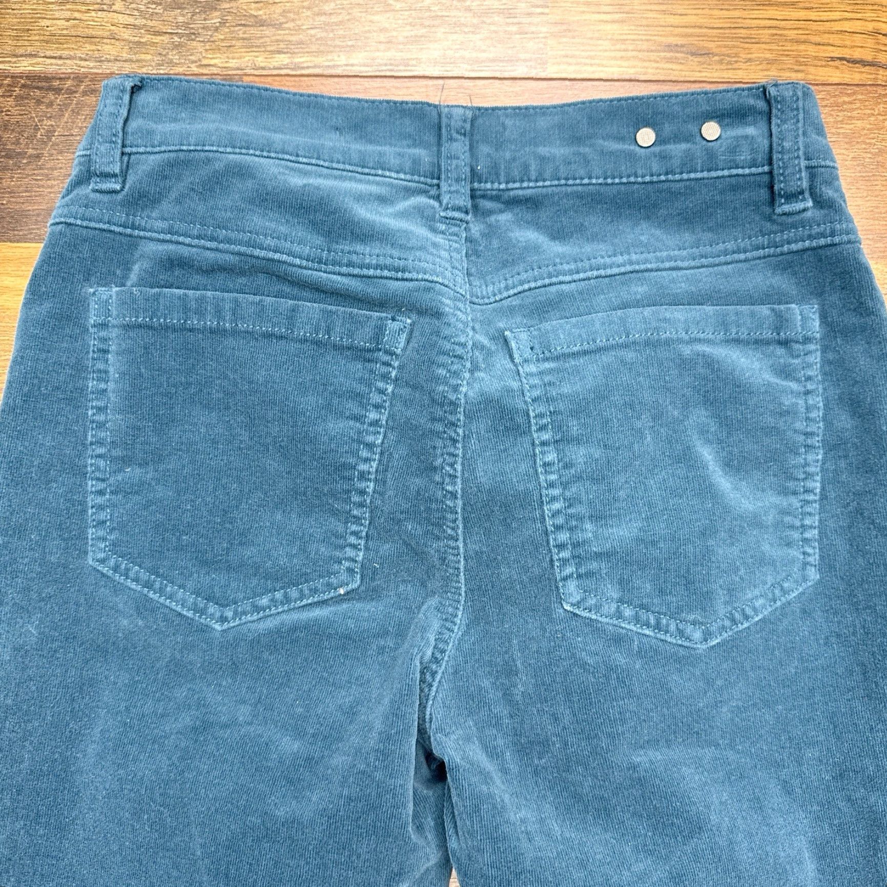 Vintage CAbi Womens Pants Skinny Corduroy 2 Teal Green Mid Rise Stretch Travel Casual Party/Cocktail City Slim Waist 26 in Flat Front Inseam 30 in Size 26" / US 2 / IT 38 - 7 Thumbnail