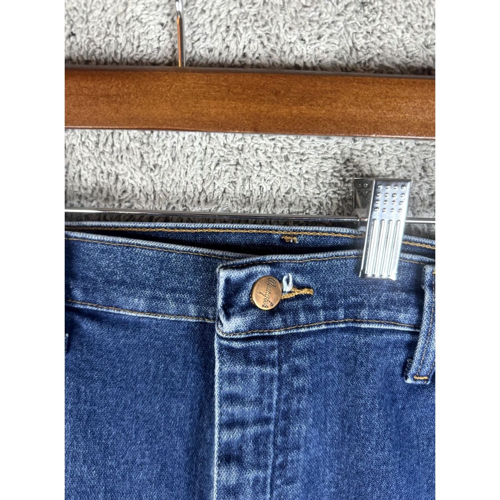 Wrangler Wrangler Jeans Mens 30x32 Blue Denim Straight Leg stretch Mid Rise 5-Pocket Regular Mens Jeans Size US 30 / EU 46 - 4 Thumbnail
