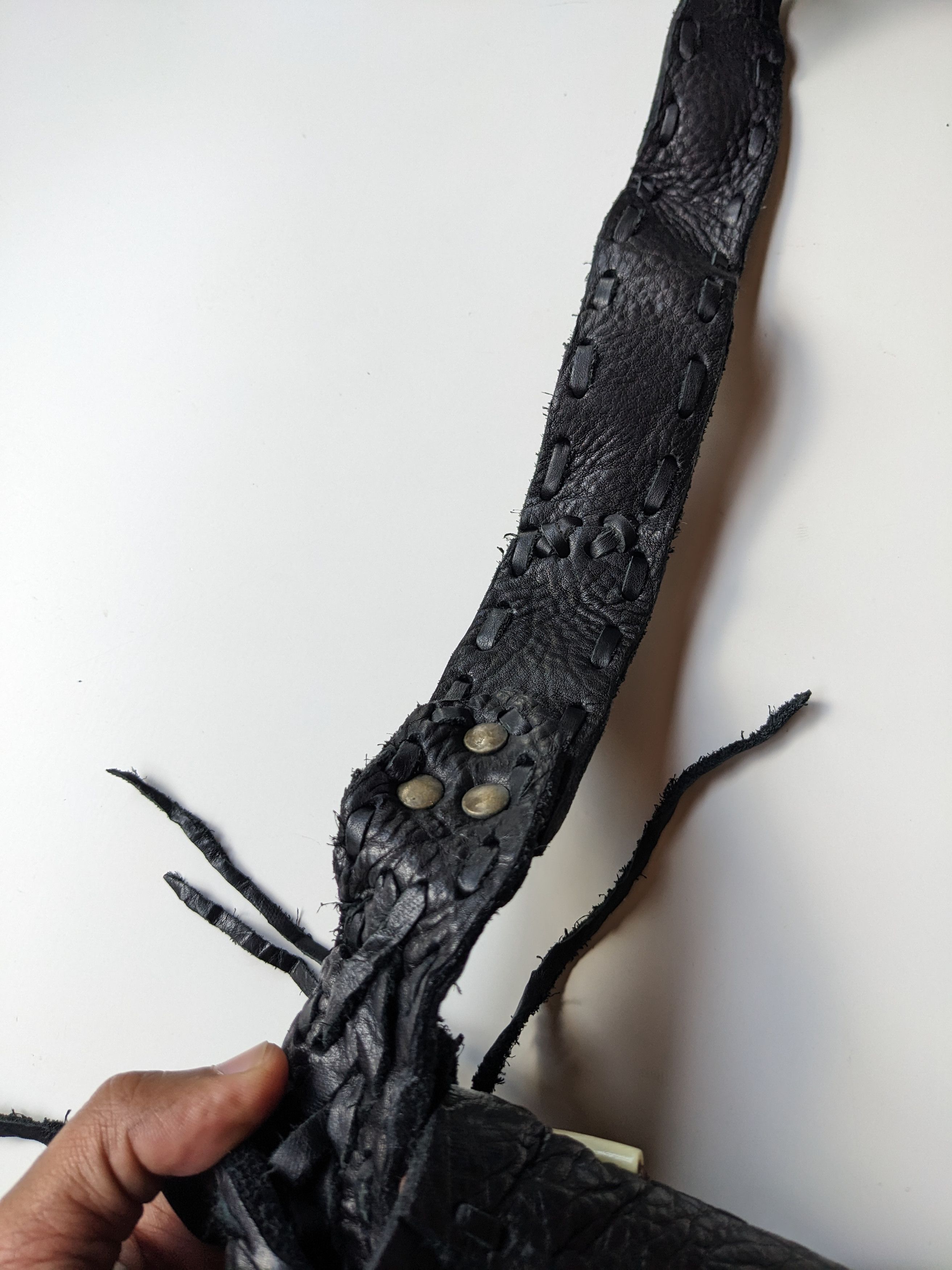 KMRii Cross bones gothic cowhide sling bag Size ONE SIZE - 10 Thumbnail