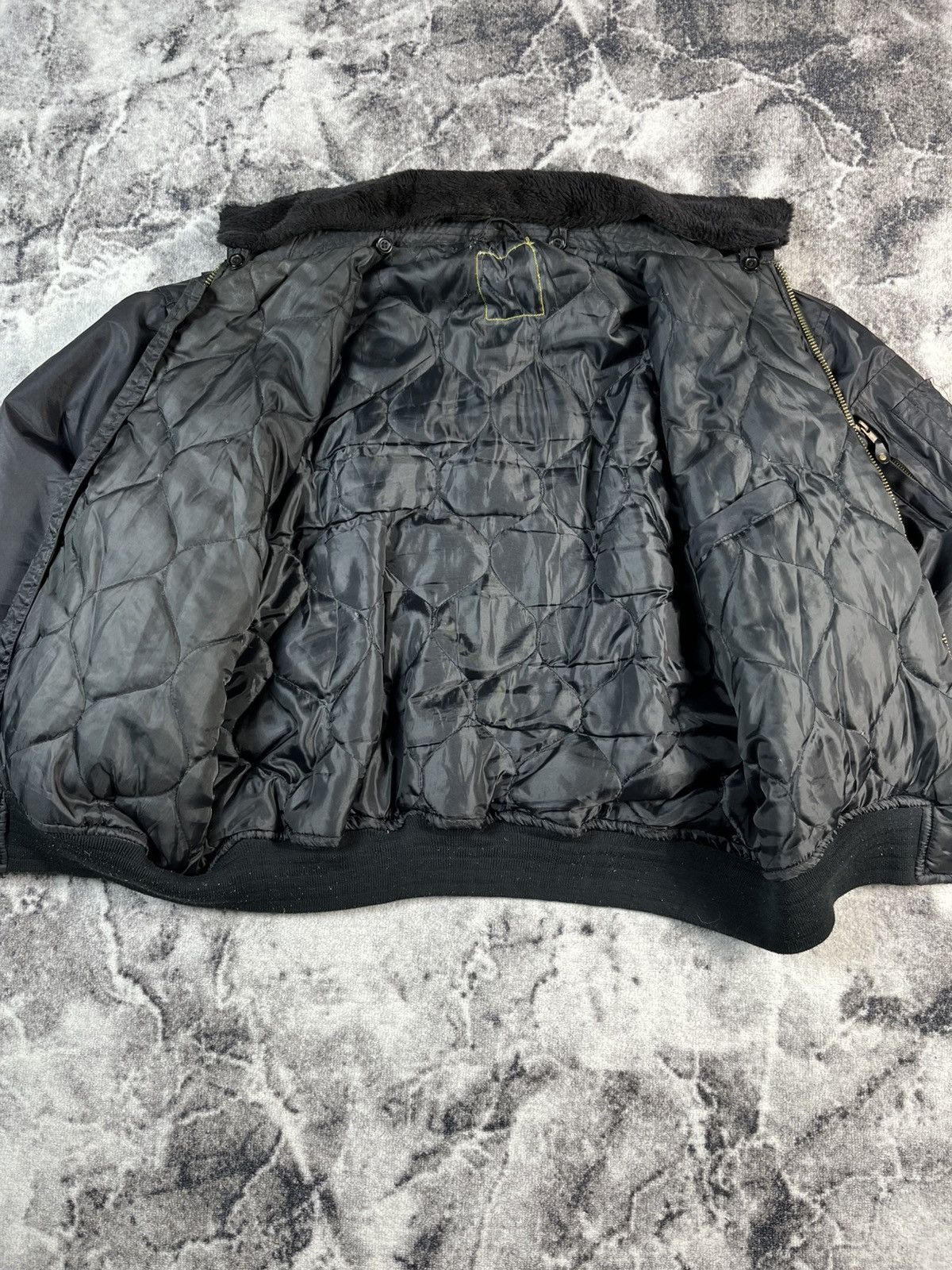 Vintage Vintage Black MA-1 Bomber Jacket Size US XL / EU 56 / 4 - 6 Thumbnail