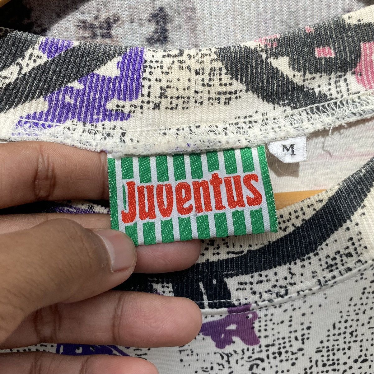 Vintage Vintage Juventus Over Print Shirt Juventus Size US M / EU 48-50 / 2 - 11 Thumbnail