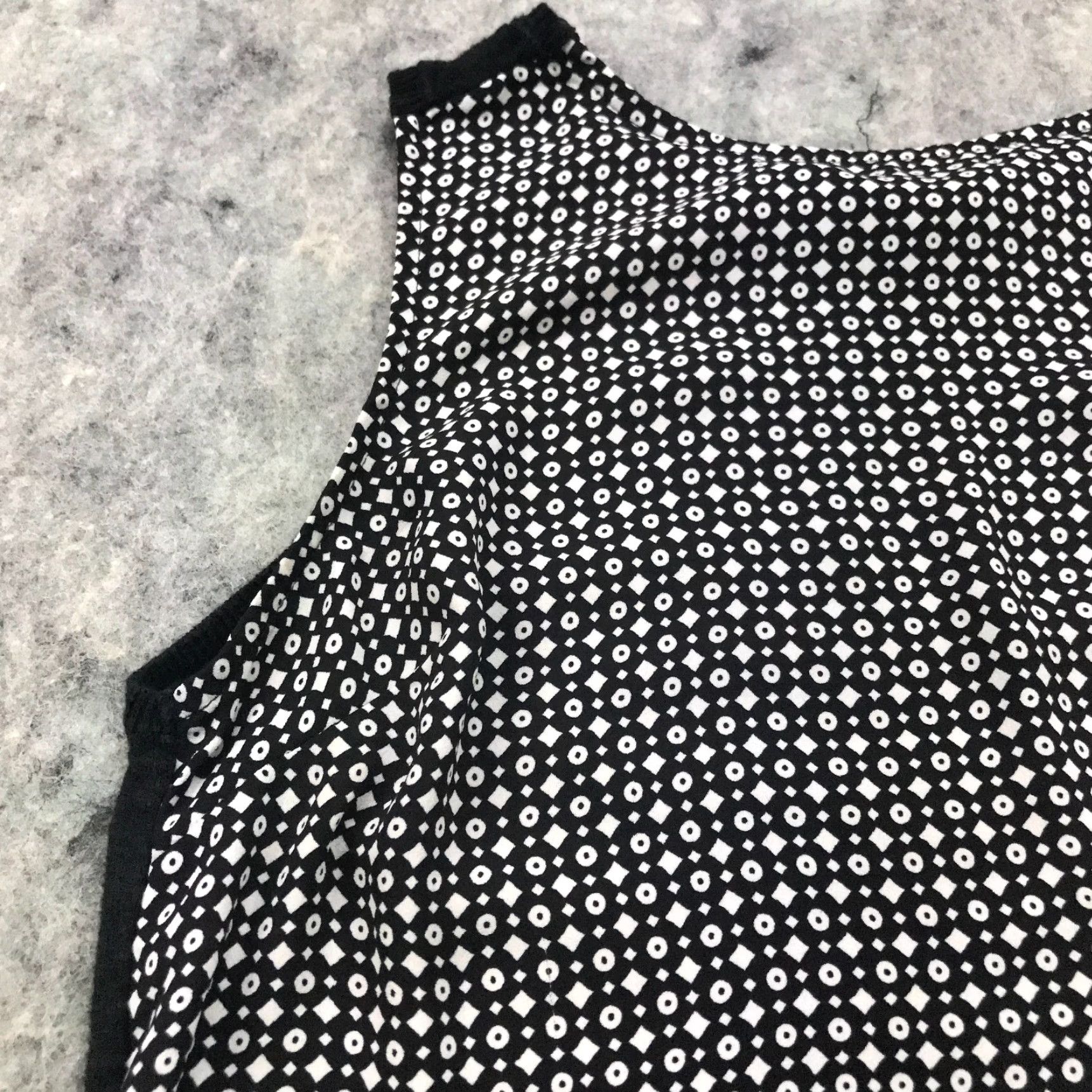 Ann Taylor VINTAGE Ann Taylor Loft Womens Shirt Top XS Black & White Sleeveless Blouse Size XS / US 0-2 / IT 36-38 - 2 Thumbnail