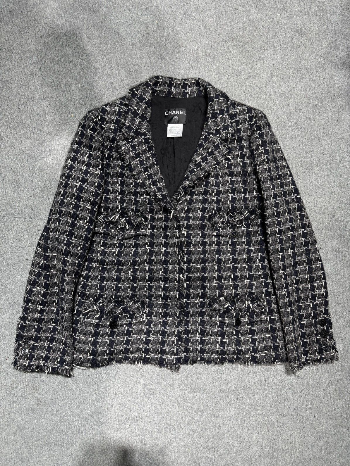 Chanel CHANEL Fall 2007 07A Cashmere Houndstooth Tweed Jacket Size US M / EU 48-50 / 2 - 1 Thumbnail
