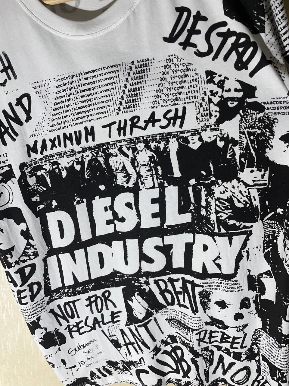 Diesel × Vintage Diesel Vintage Newspapers y2k T Shirt Size US XL / EU 56 / 4 - 4 Thumbnail