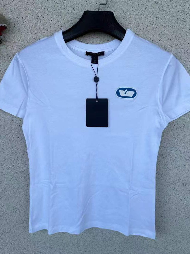 Louis Vuitton Louis Vuitton Logo Patch T-Shirt Size S Size S / US 4 / IT 40 - 1 Thumbnail
